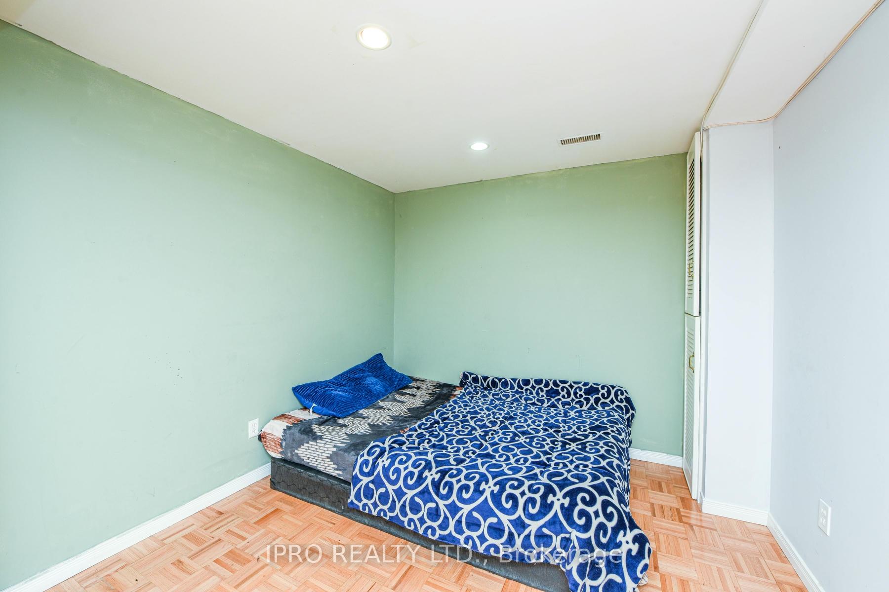 Photo 21 of 22 Desert Sand Drive, Brampton, Sandringham-Wellington — HOMEH