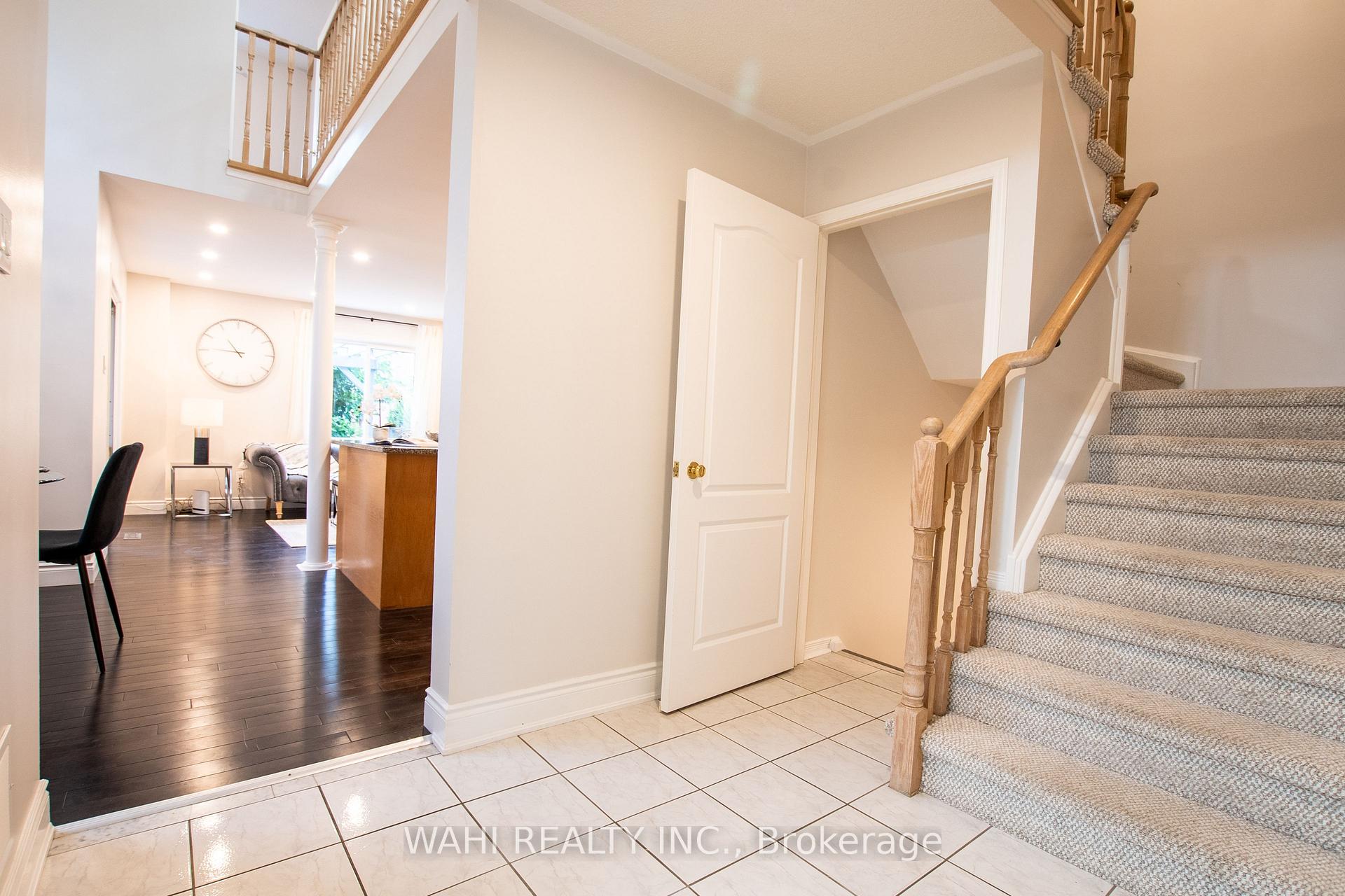 Photo 4 of 45 Harnesworth Crescent, Hamilton, Waterdown — HOMEH