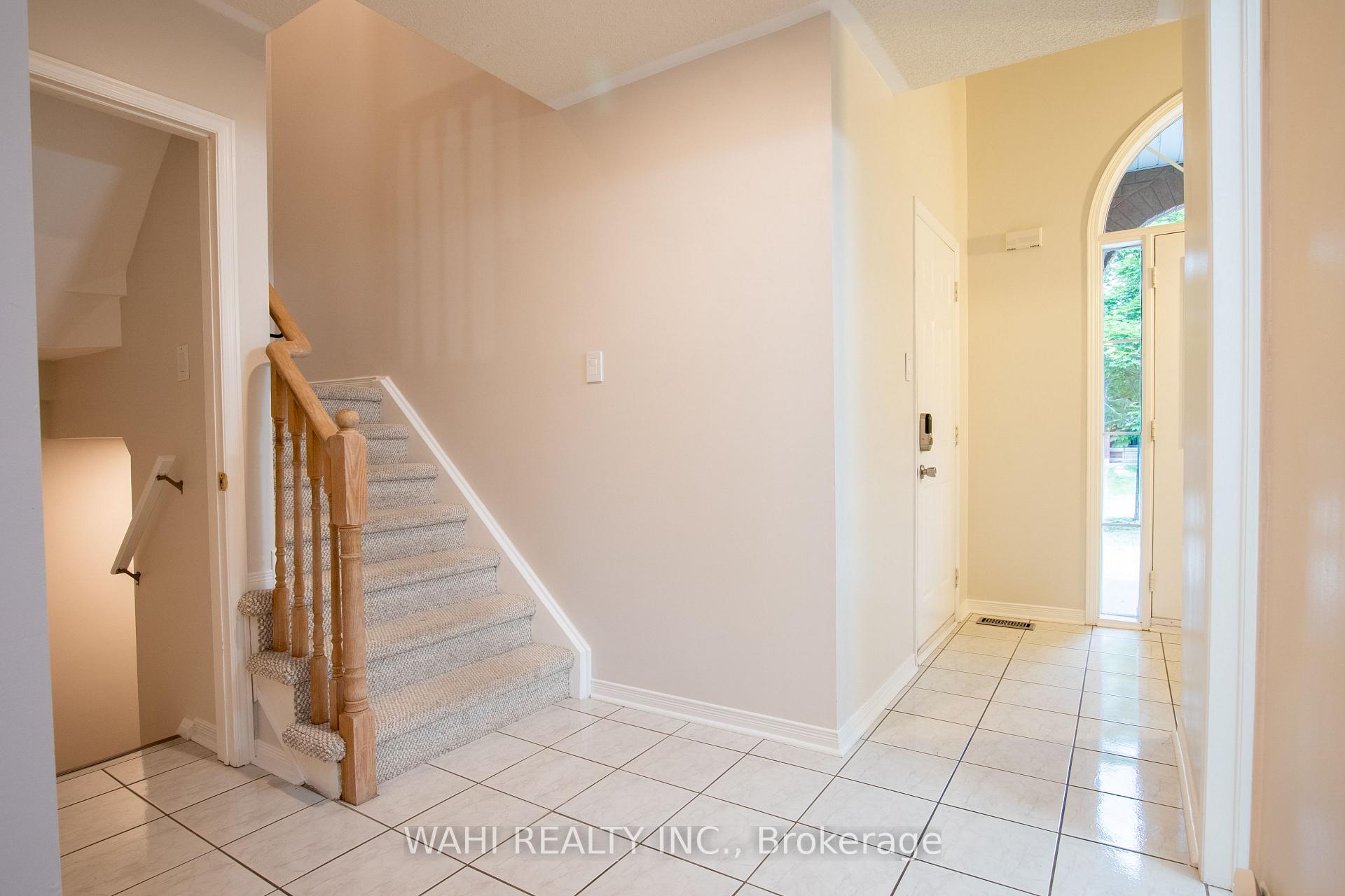 Photo 9 of 45 Harnesworth Crescent, Hamilton, Waterdown — HOMEH
