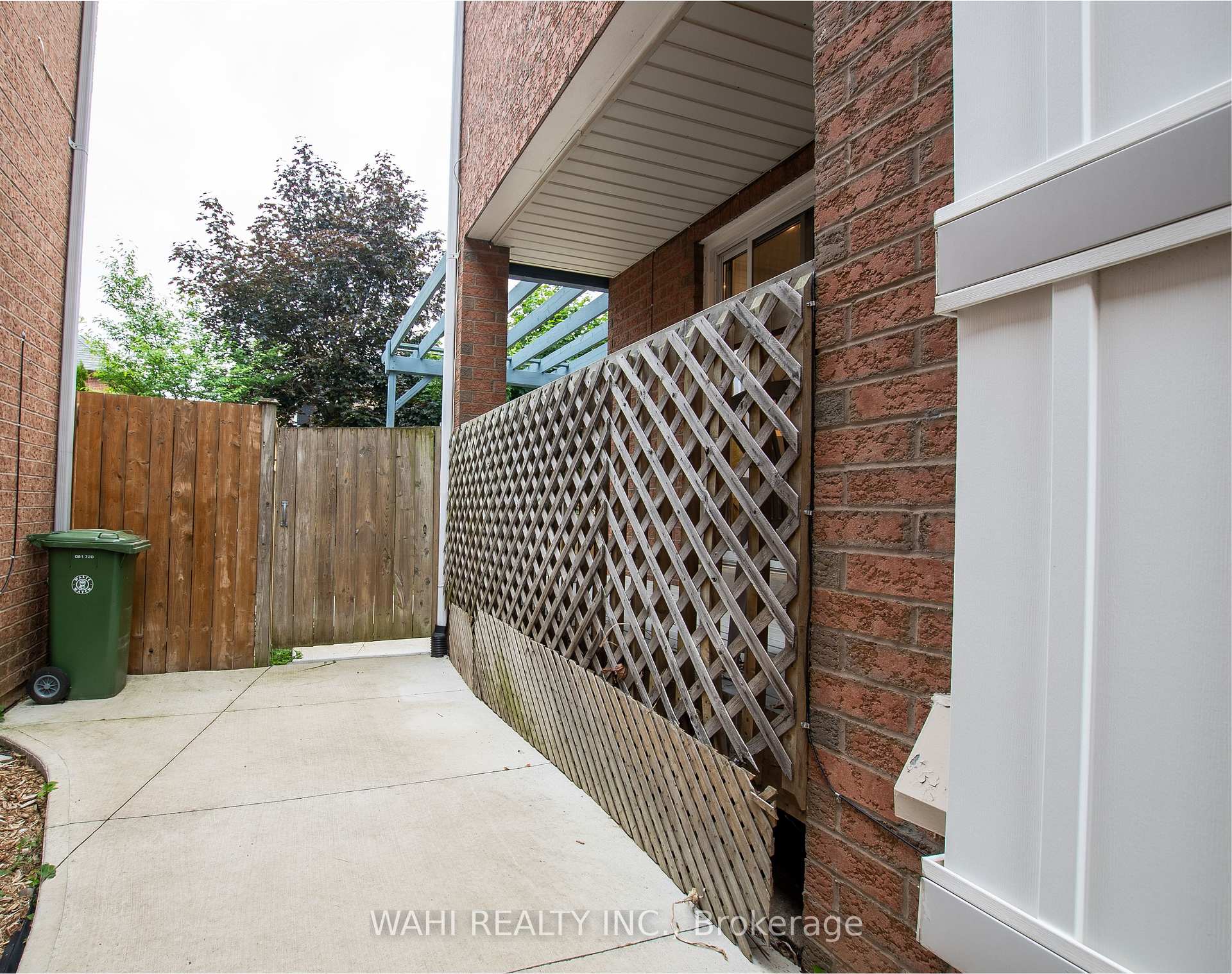 Photo 30 of 45 Harnesworth Crescent, Hamilton, Waterdown — HOMEH