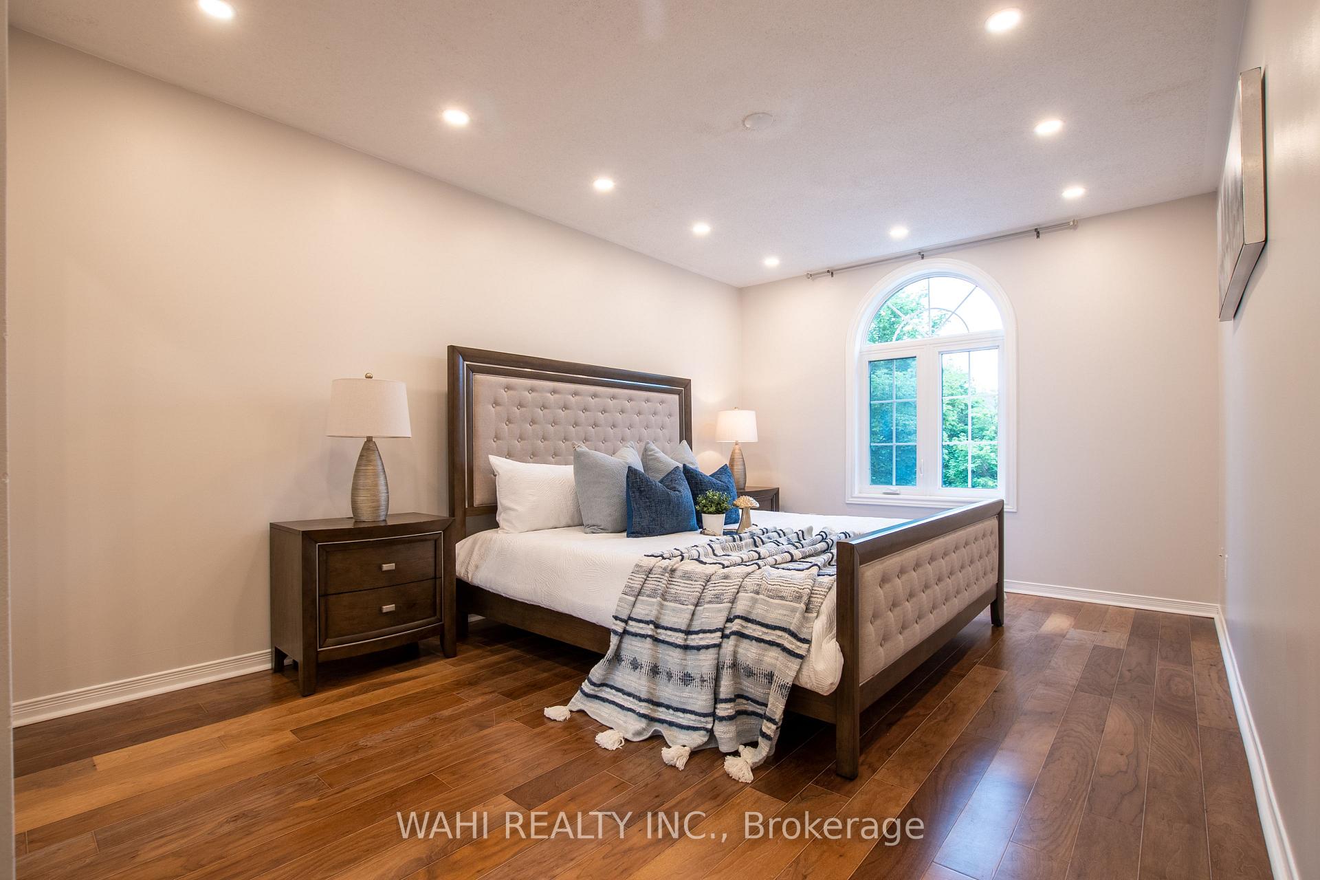 Photo 32 of 45 Harnesworth Crescent, Hamilton, Waterdown — HOMEH