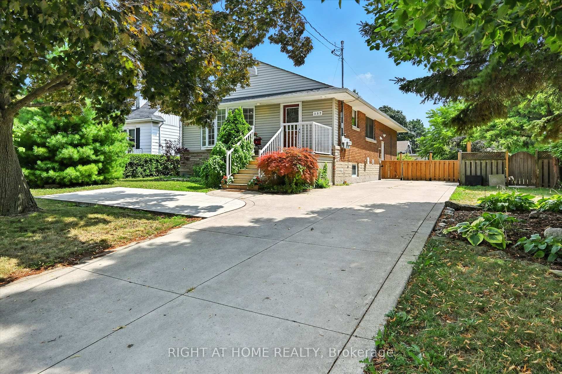 Photo 2 of 157 West 19th Street, Hamilton, Buchanan — HOMEH