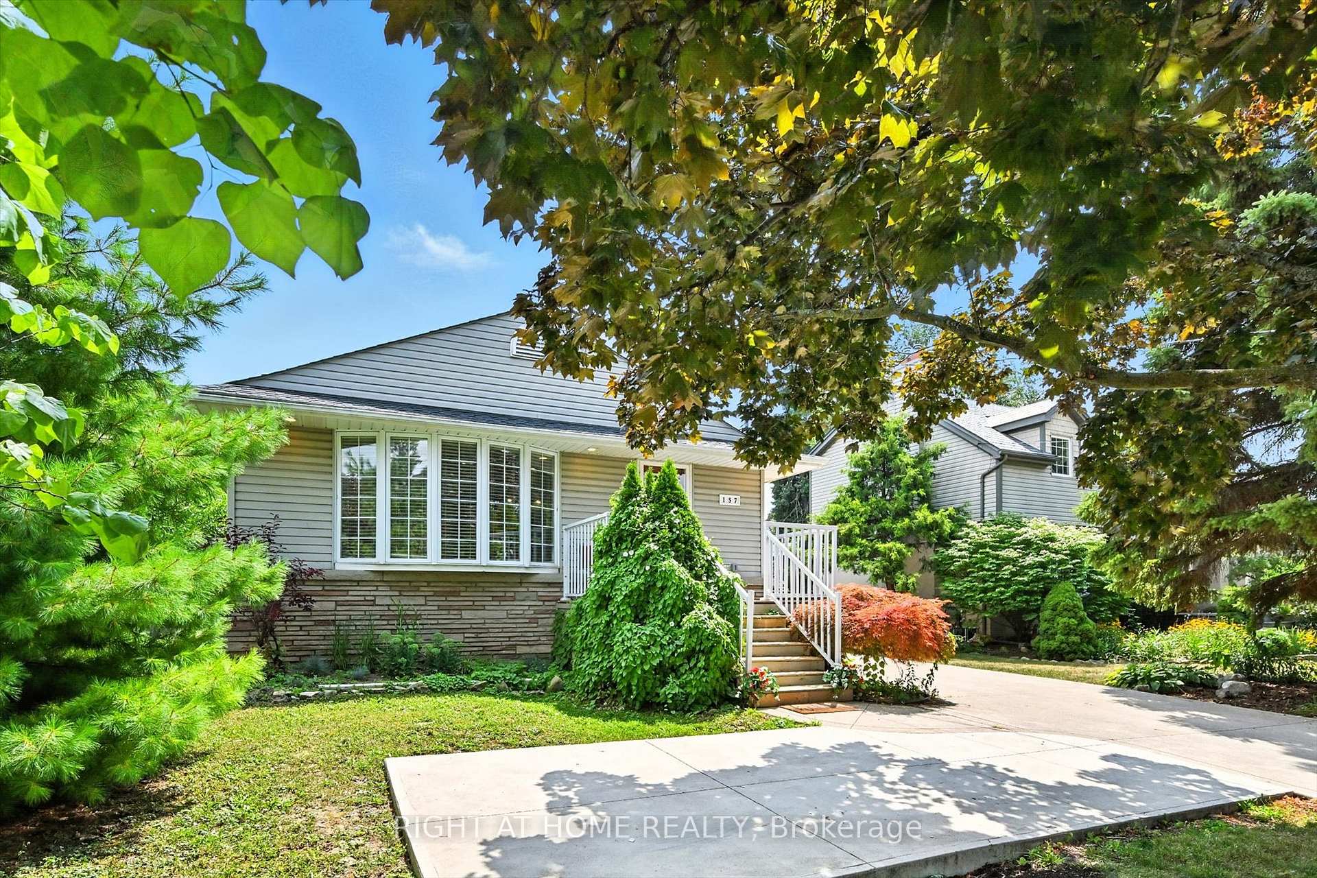 Photo 3 of 157 West 19th Street, Hamilton, Buchanan — HOMEH
