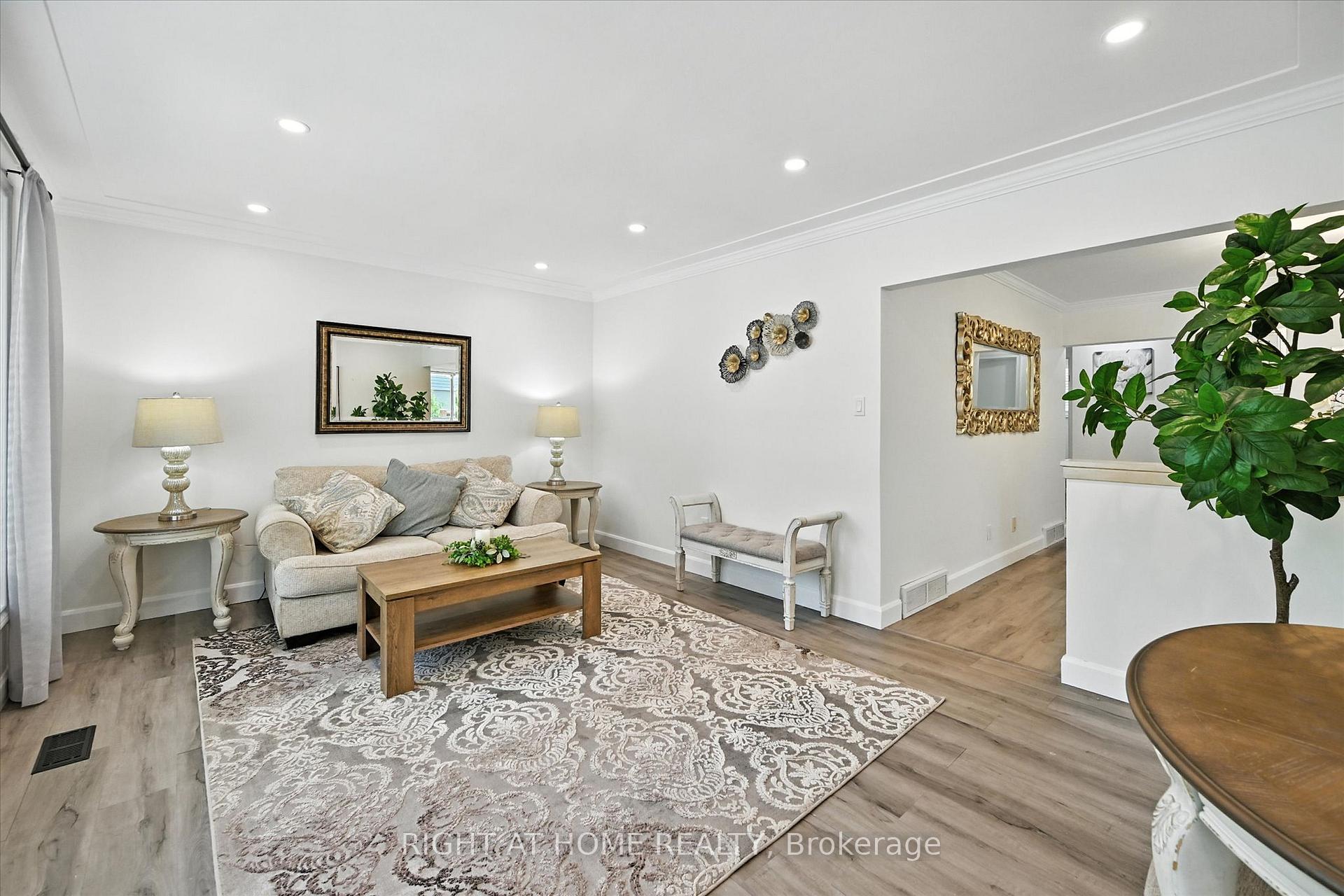 Photo 7 of 157 West 19th Street, Hamilton, Buchanan — HOMEH