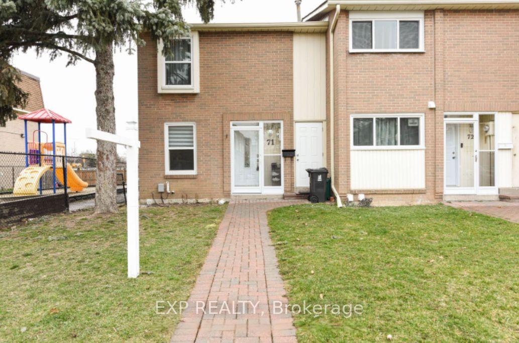 Front of Unit 71, 71 Craigleigh Crescent