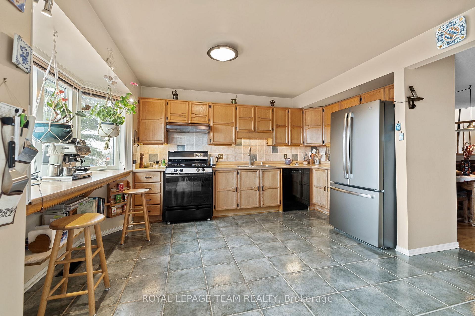 Photo 15 of Unit 41, 82 Winbro Avenue, Ottawa, Hunt Club/Western Community — HOMEH