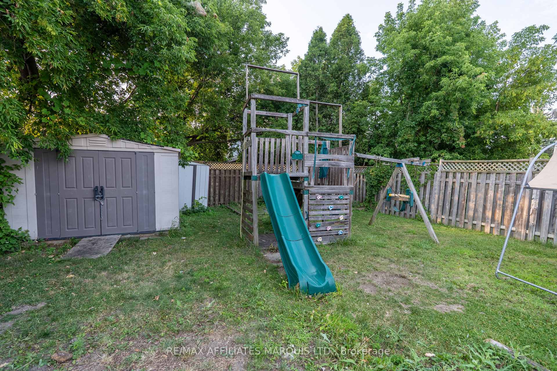 Photo 2 of 41 Twelfth Street E, Cornwall — HOMEH
