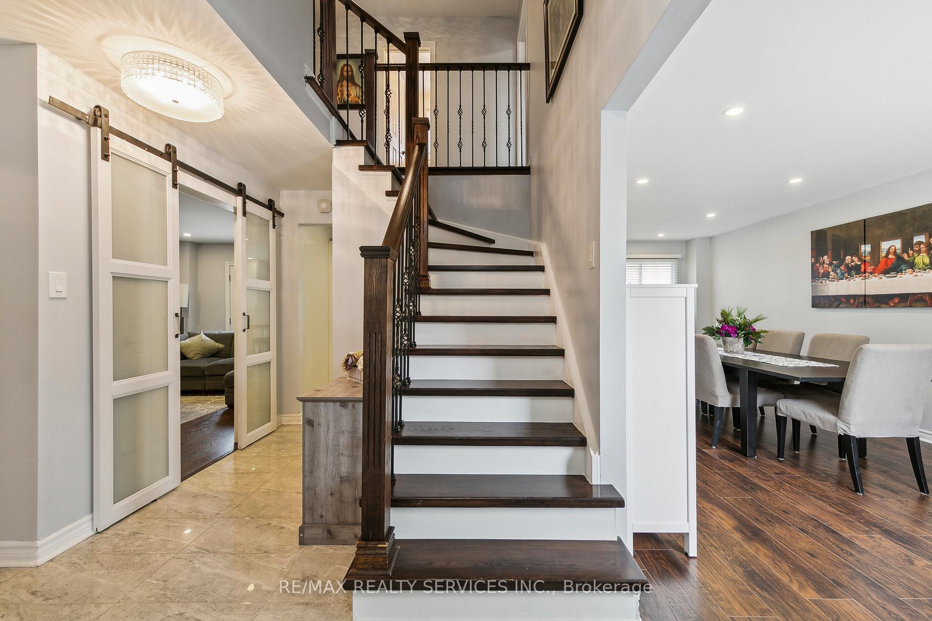 Photo 7 of 120 Flowertown Avenue, Brampton, Northwood Park — HOMEH