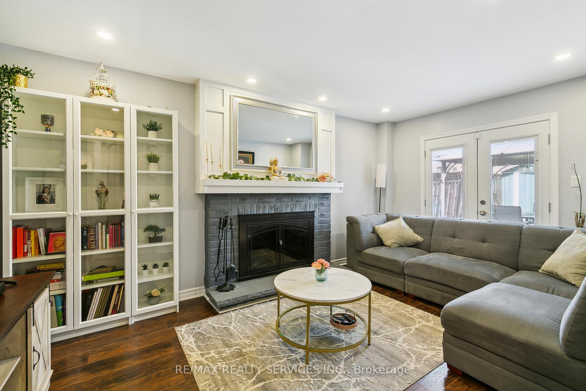 Photo 16 of 120 Flowertown Avenue, Brampton, Northwood Park — HOMEH