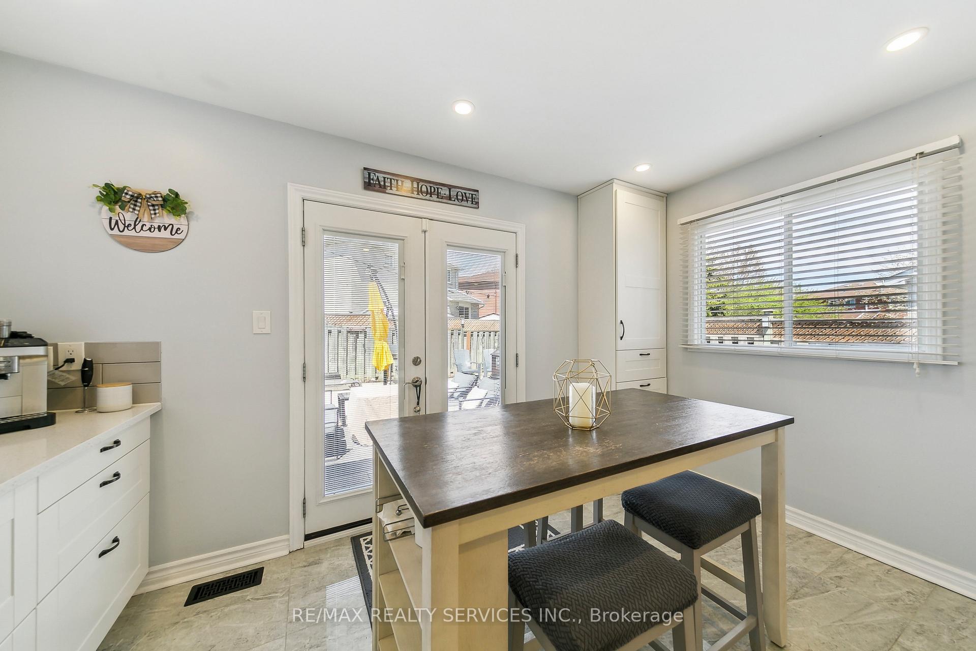 Photo 21 of 120 Flowertown Avenue, Brampton, Northwood Park — HOMEH