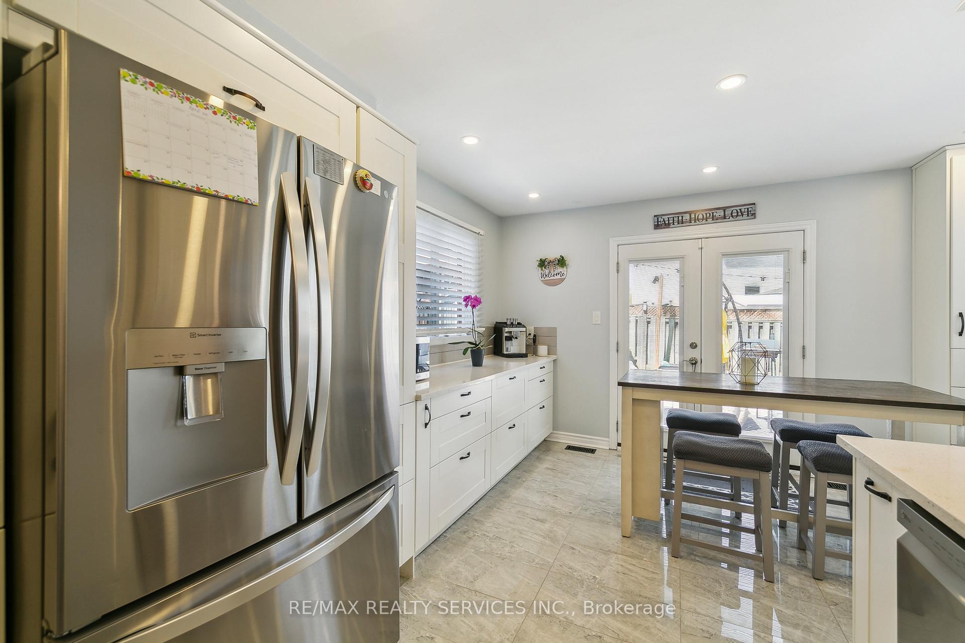 Photo 23 of 120 Flowertown Avenue, Brampton, Northwood Park — HOMEH