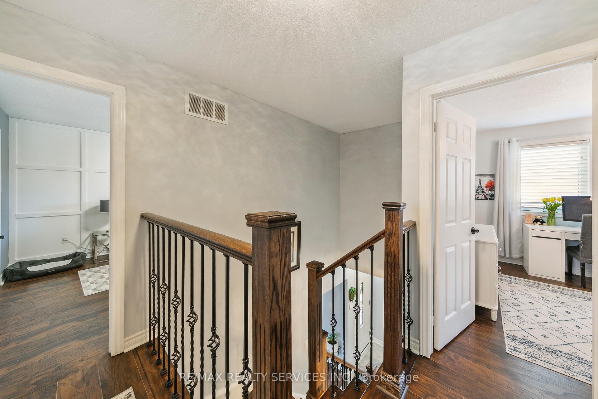 Photo 27 of 120 Flowertown Avenue, Brampton, Northwood Park — HOMEH