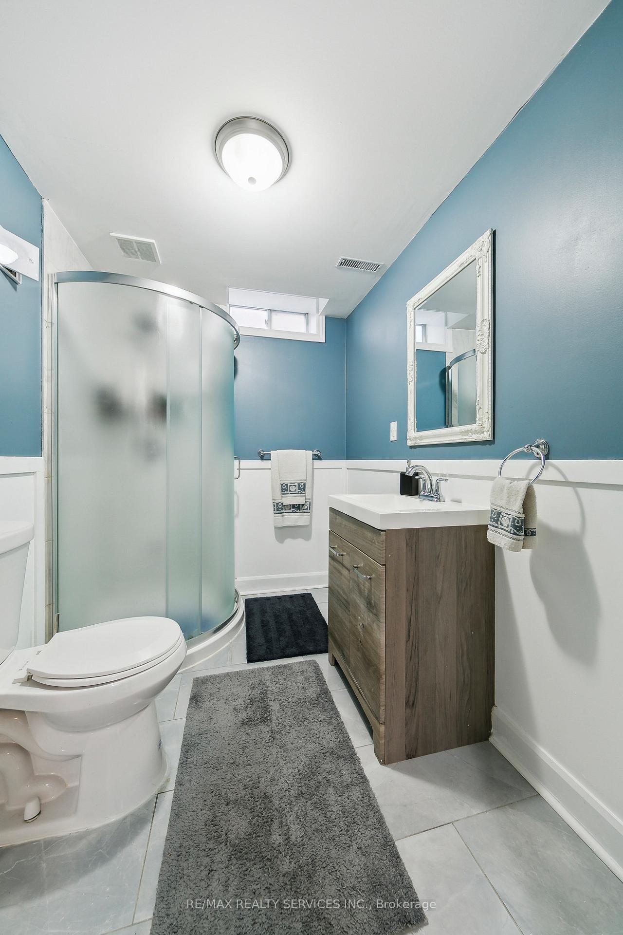 Photo 39 of 120 Flowertown Avenue, Brampton, Northwood Park — HOMEH