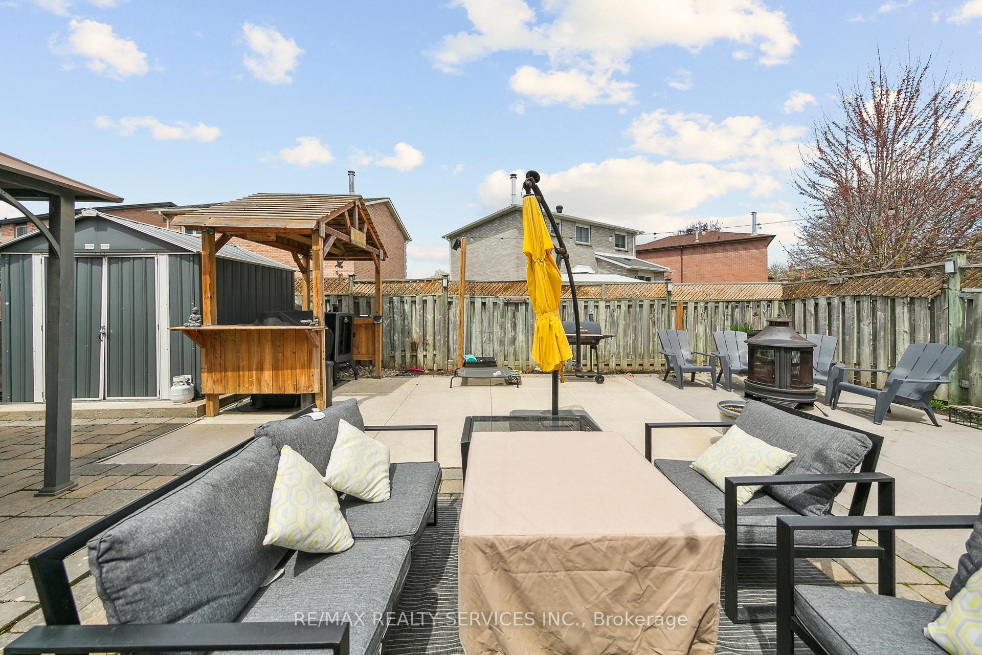 Photo 45 of 120 Flowertown Avenue, Brampton, Northwood Park — HOMEH