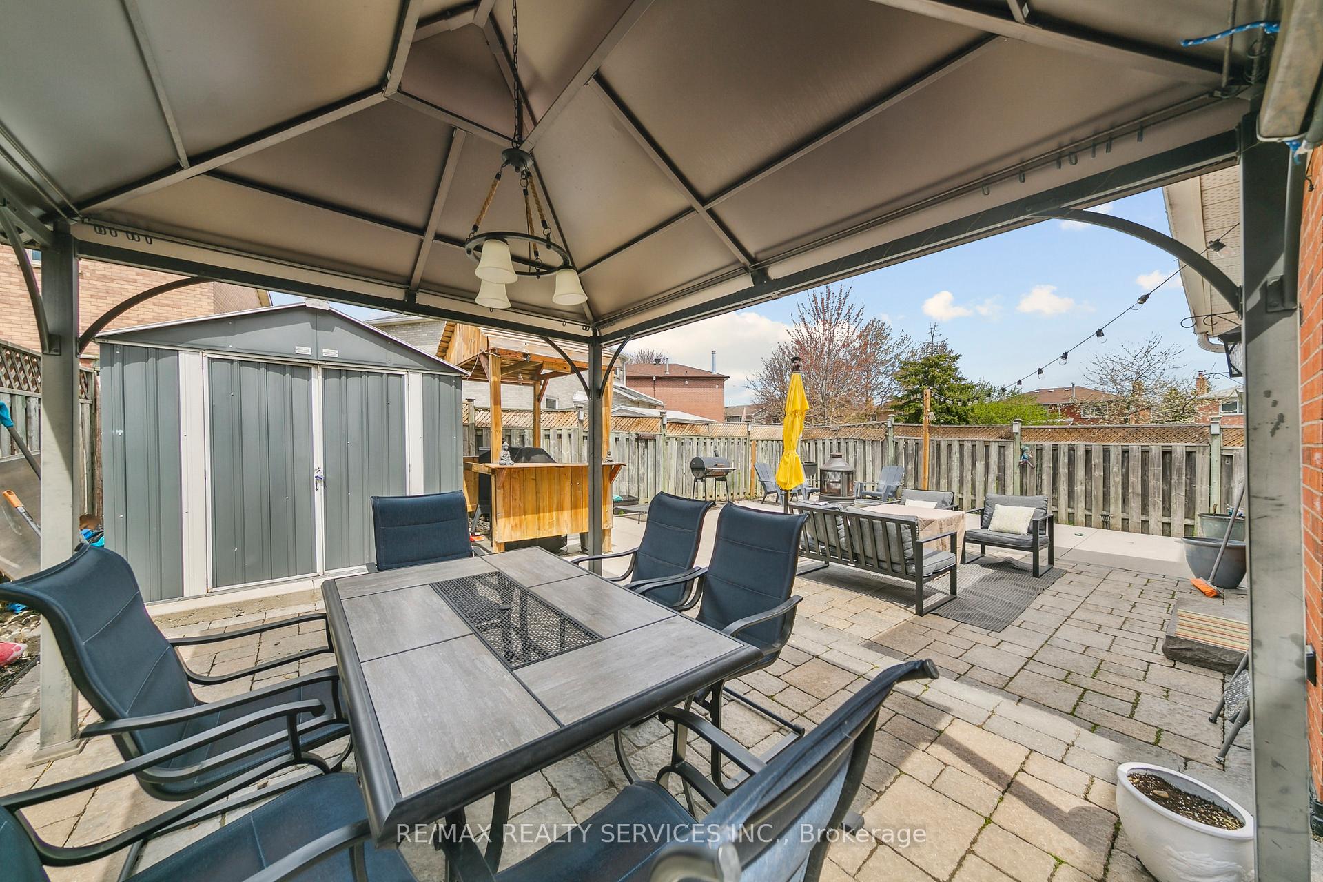 Photo 47 of 120 Flowertown Avenue, Brampton, Northwood Park — HOMEH