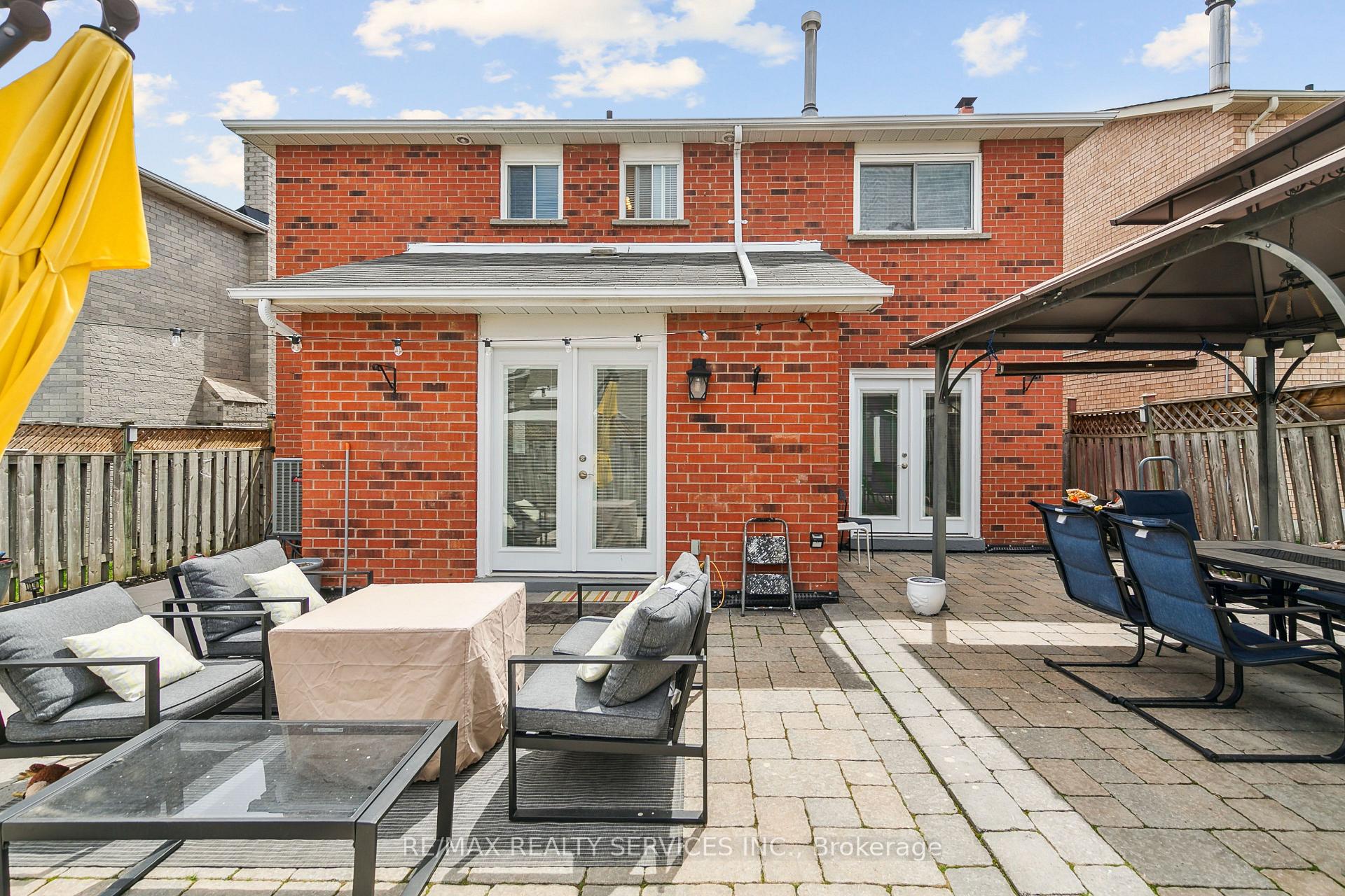 Photo 50 of 120 Flowertown Avenue, Brampton, Northwood Park — HOMEH