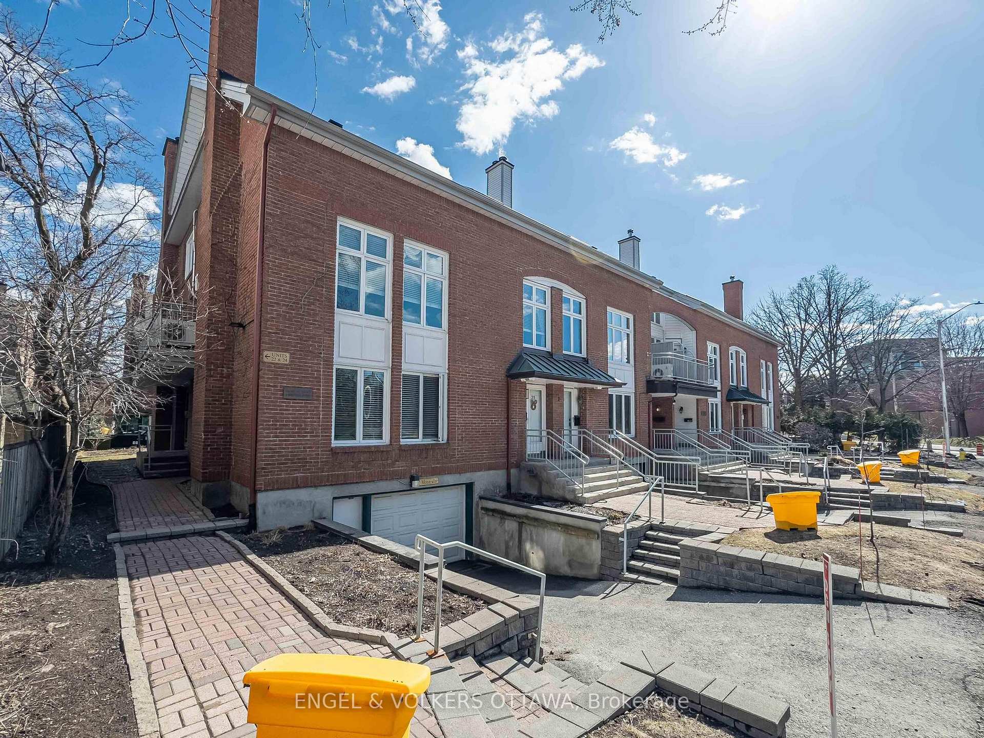 Front of Unit 24, 2 Montcalm Street