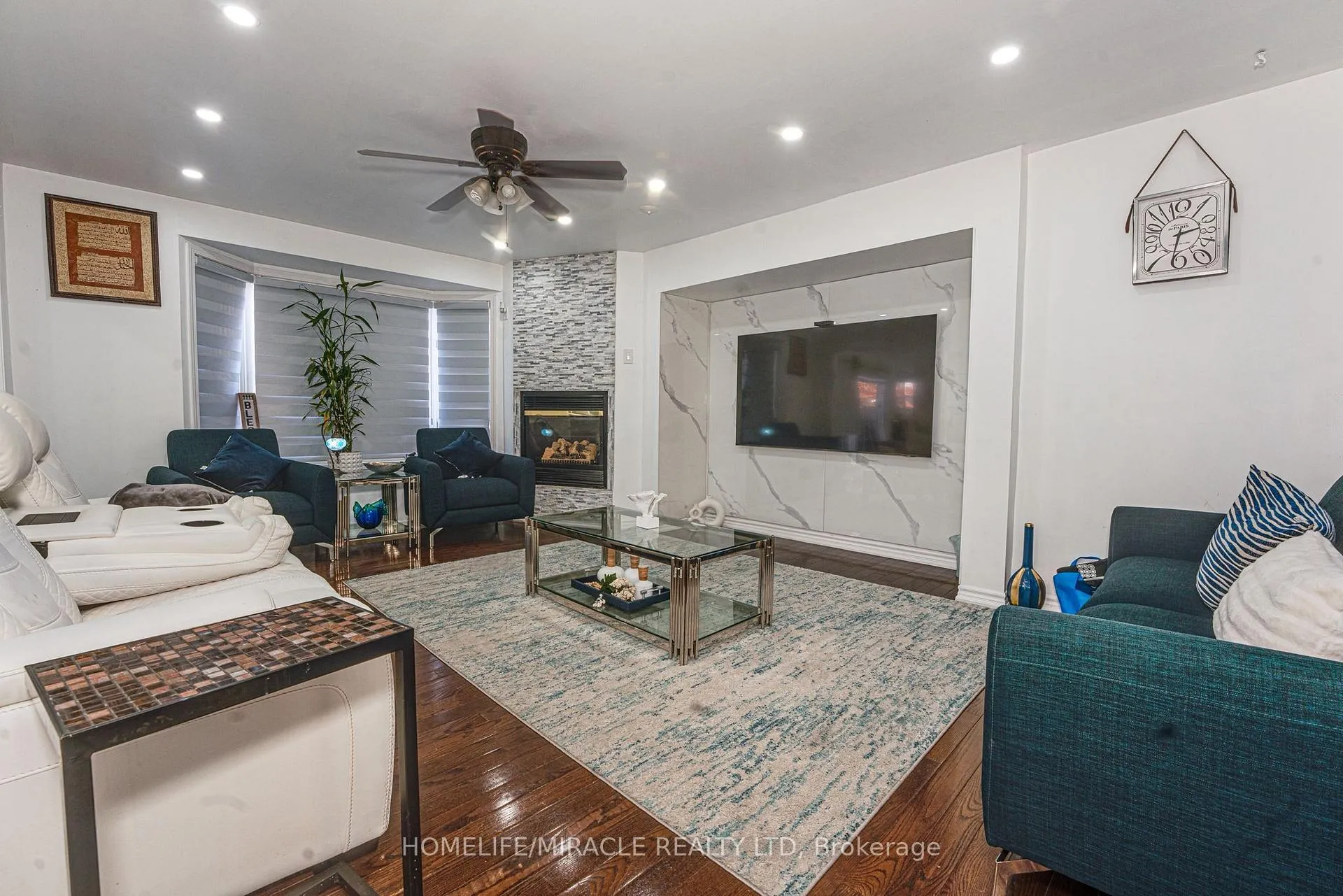 Photo 8 of 28 Bowsfield Drive, Brampton, Vales of Castlemore — HOMEH
