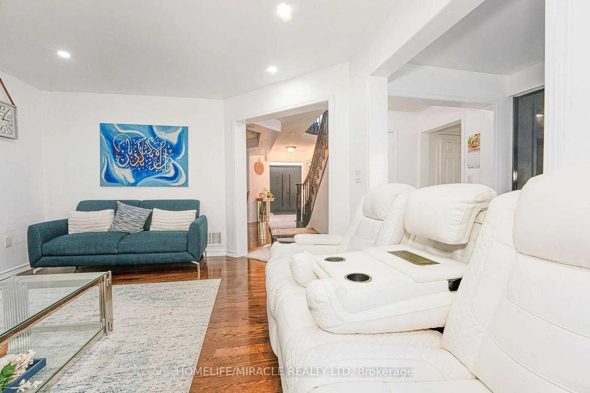 Photo 9 of 28 Bowsfield Drive, Brampton, Vales of Castlemore — HOMEH