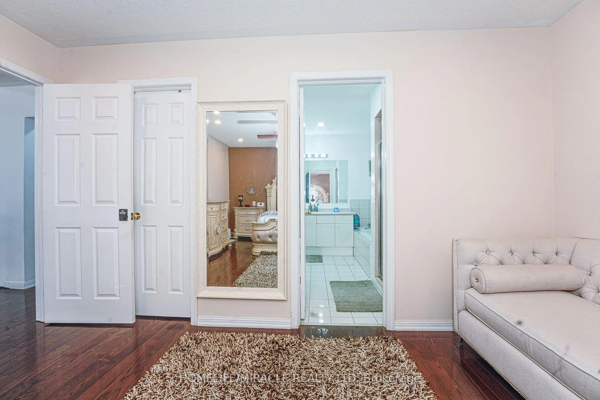 Photo 23 of 28 Bowsfield Drive, Brampton, Vales of Castlemore — HOMEH