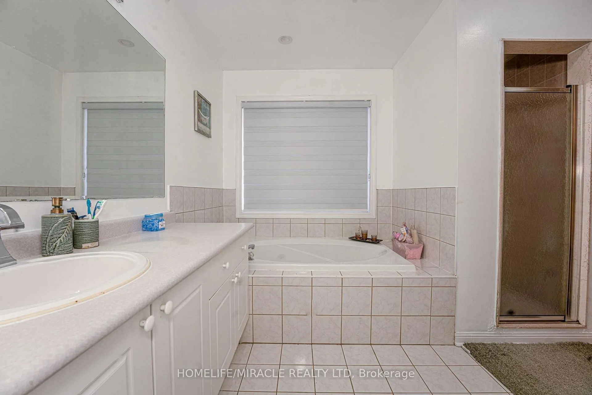 Photo 24 of 28 Bowsfield Drive, Brampton, Vales of Castlemore — HOMEH