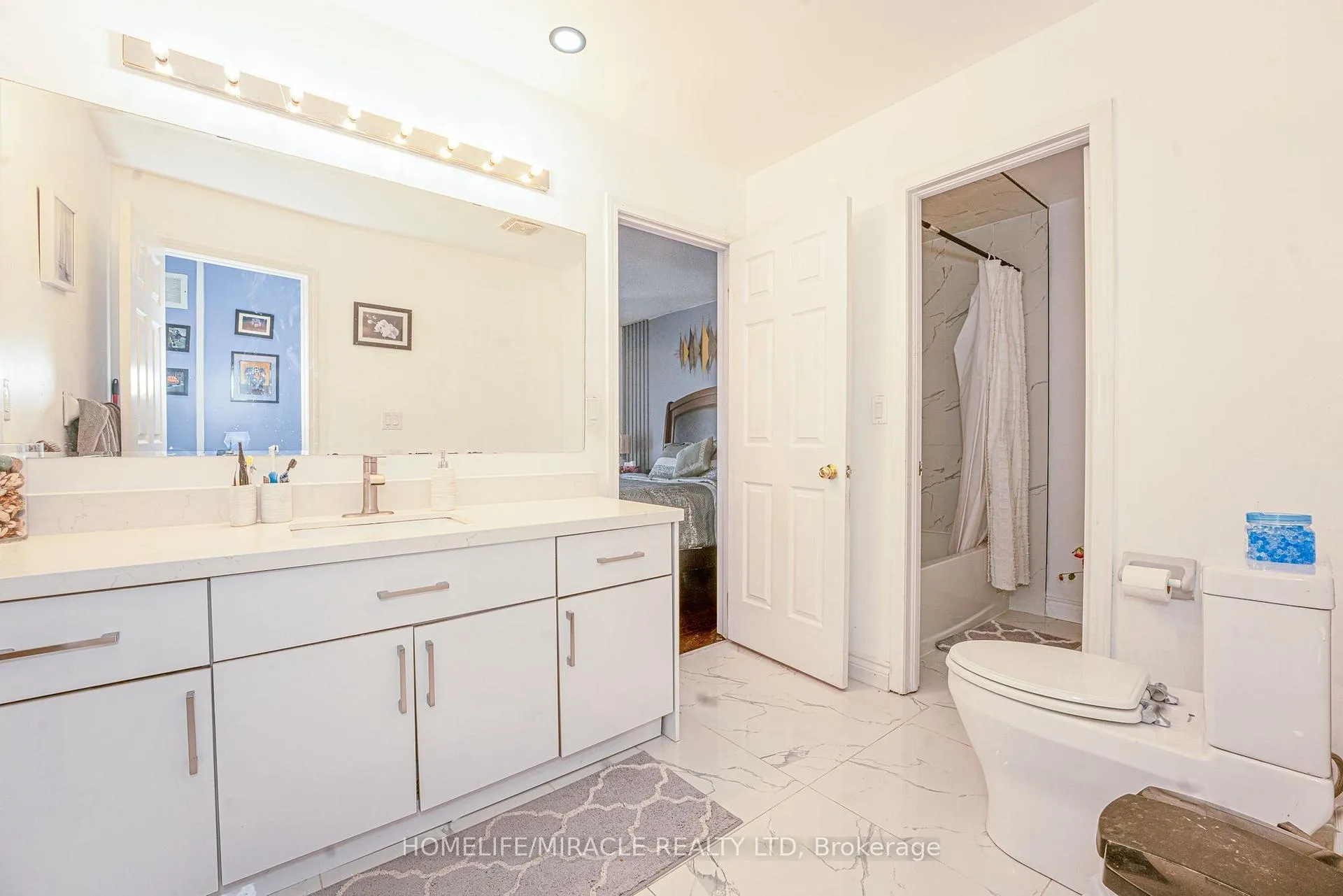 Photo 32 of 28 Bowsfield Drive, Brampton, Vales of Castlemore — HOMEH