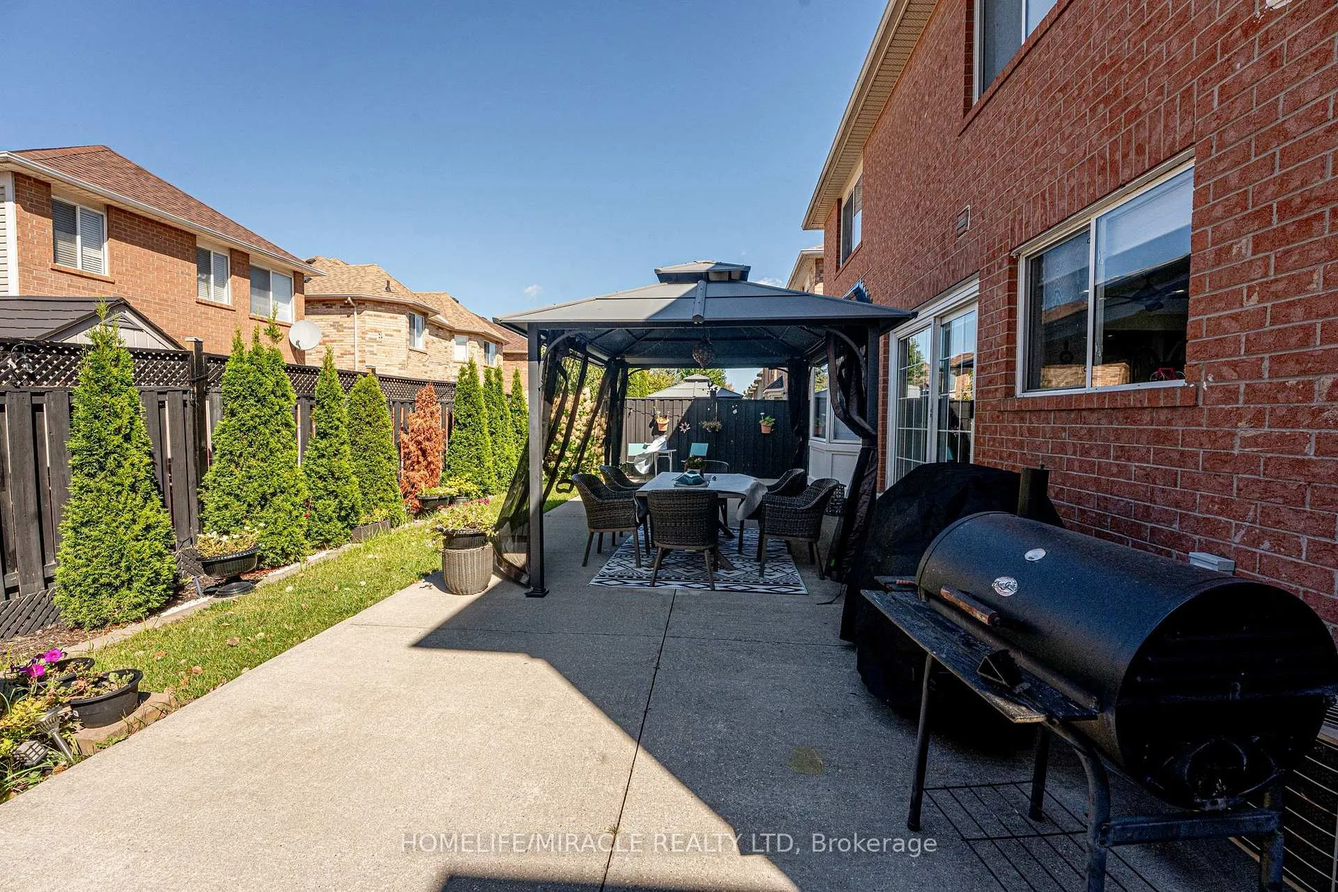 Photo 33 of 28 Bowsfield Drive, Brampton, Vales of Castlemore — HOMEH