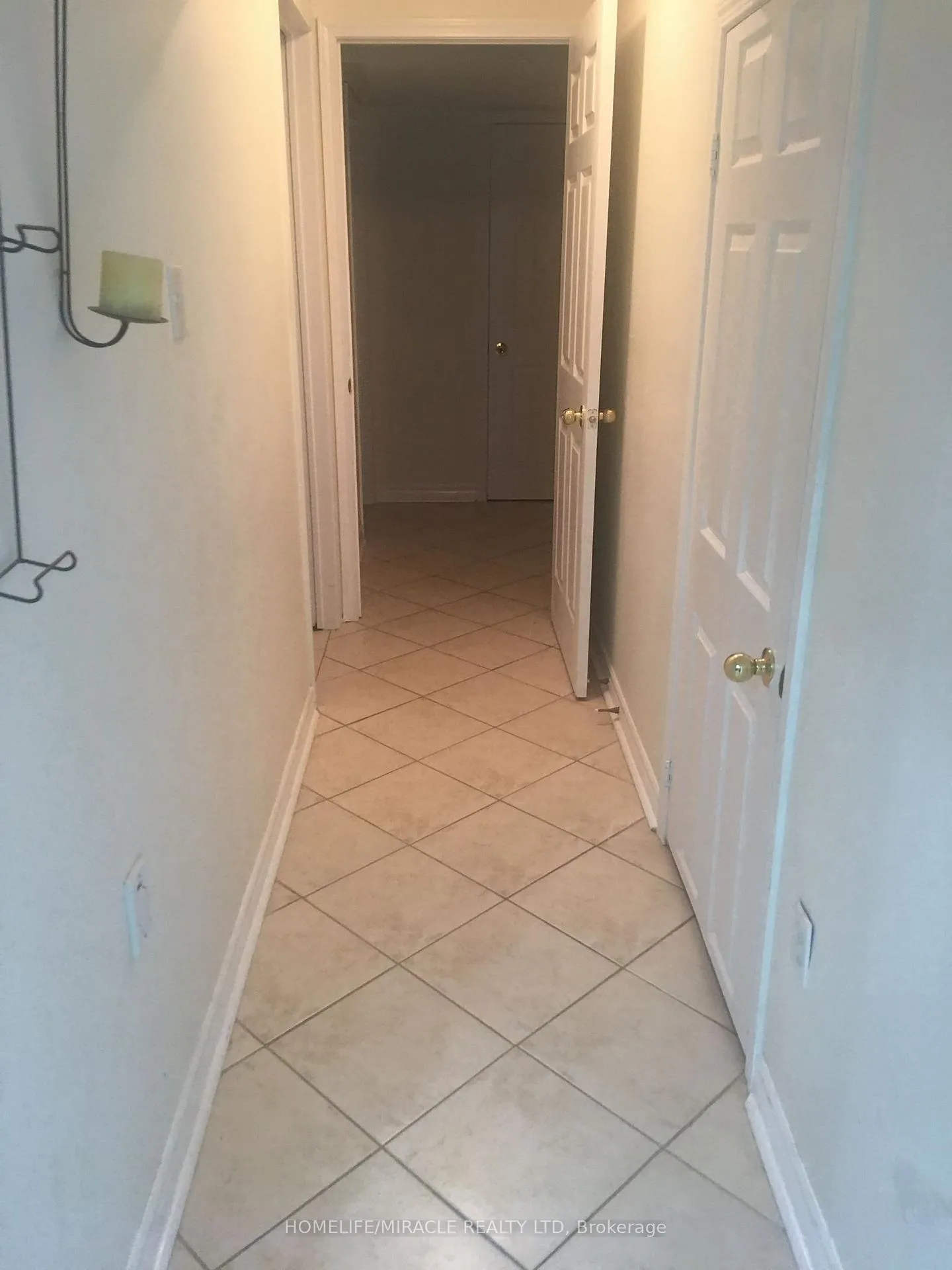 Photo 36 of 28 Bowsfield Drive, Brampton, Vales of Castlemore — HOMEH