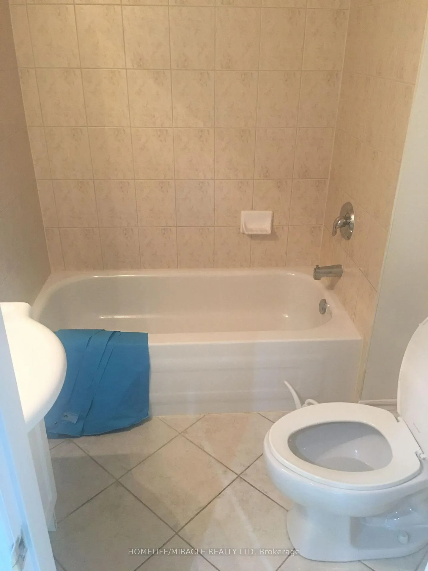 Photo 42 of 28 Bowsfield Drive, Brampton, Vales of Castlemore — HOMEH
