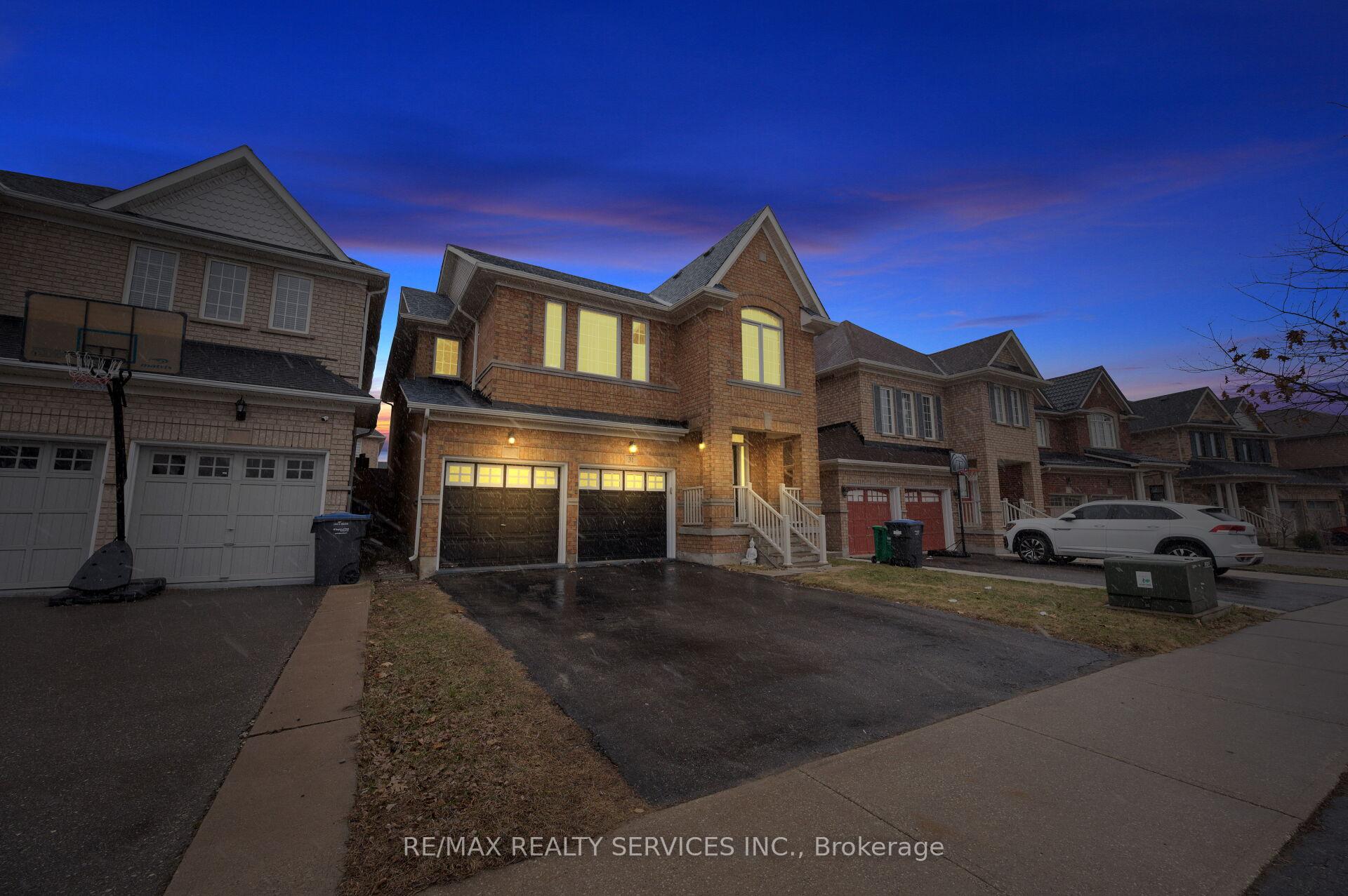 Photo 2 of 31 Rambling Oak Drive, Brampton, Fletcher's Meadow — HOMEH