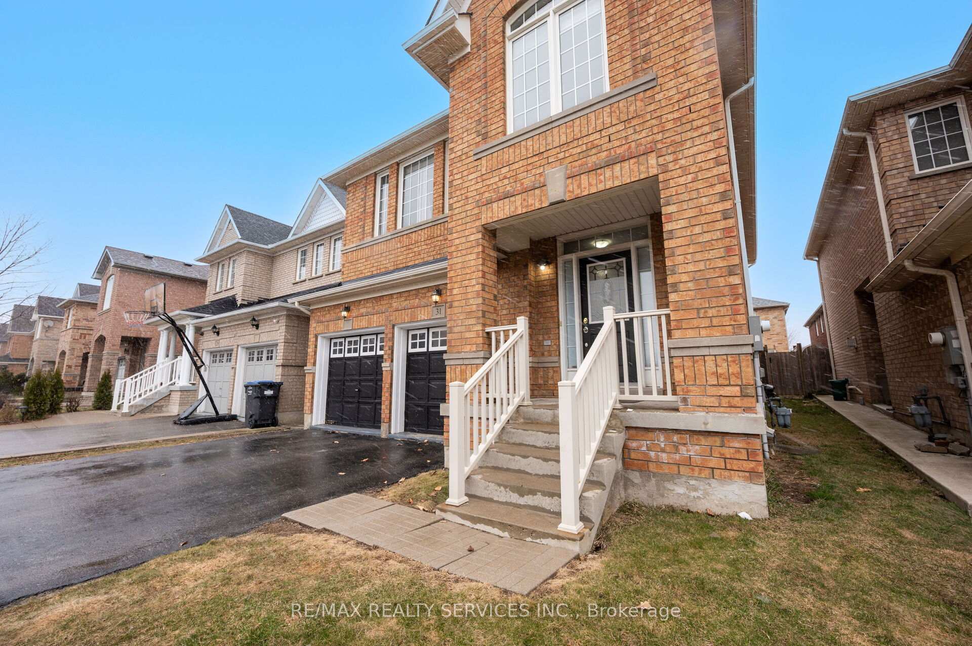 Photo 4 of 31 Rambling Oak Drive, Brampton, Fletcher's Meadow — HOMEH