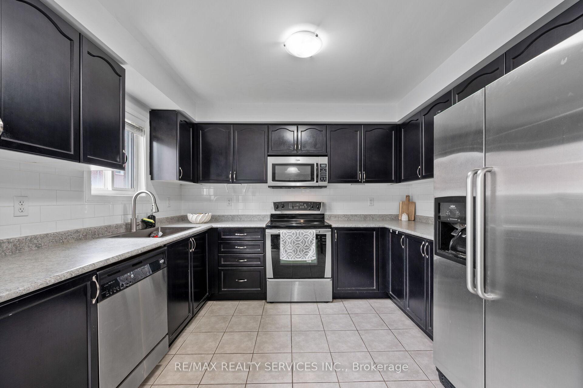 Photo 36 of 31 Rambling Oak Drive, Brampton, Fletcher's Meadow — HOMEH