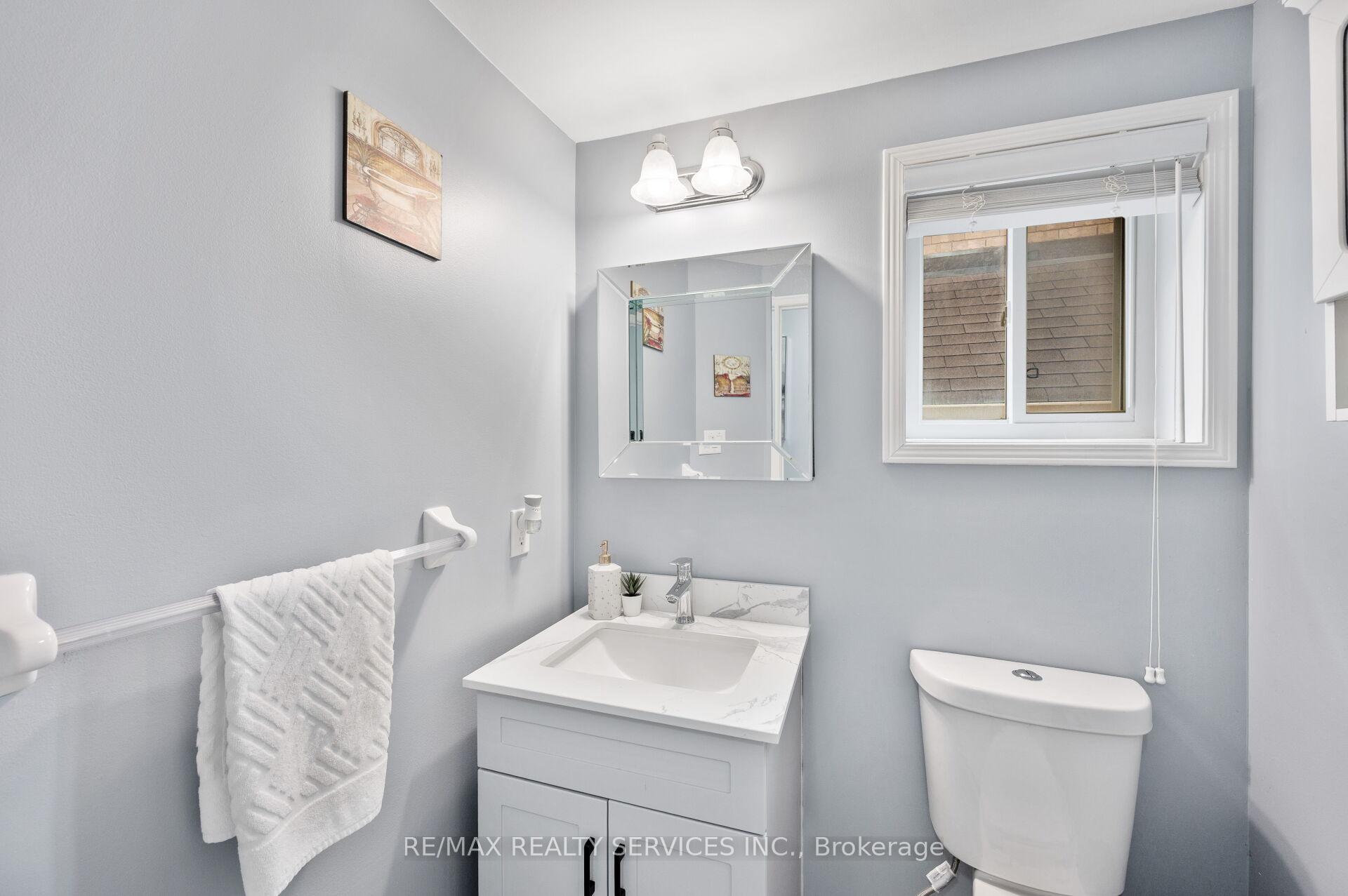 Photo 15 of 31 Rambling Oak Drive, Brampton, Fletcher's Meadow — HOMEH