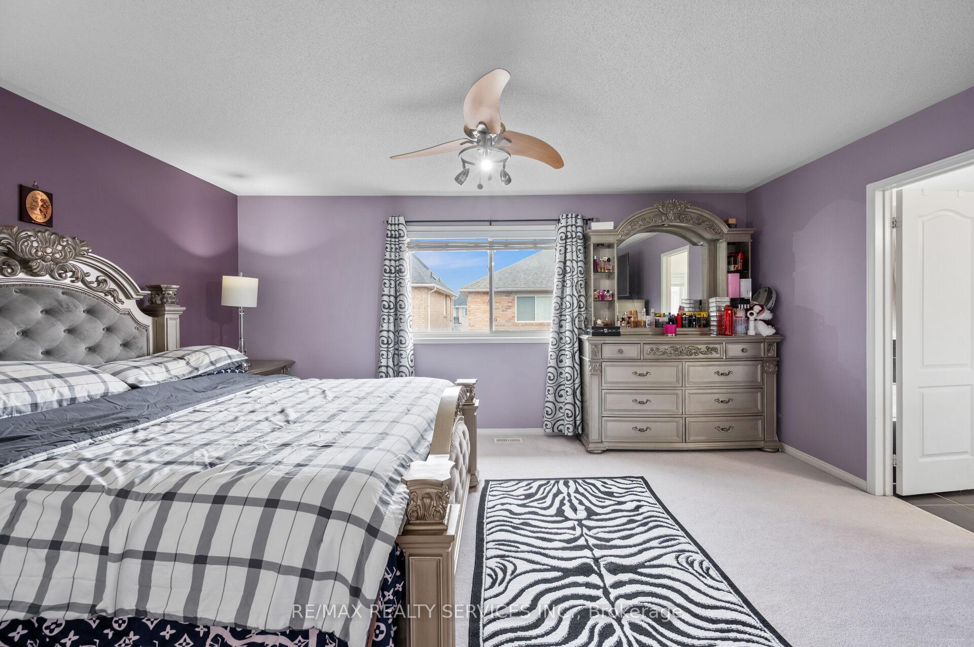Photo 8 of 31 Rambling Oak Drive, Brampton, Fletcher's Meadow — HOMEH