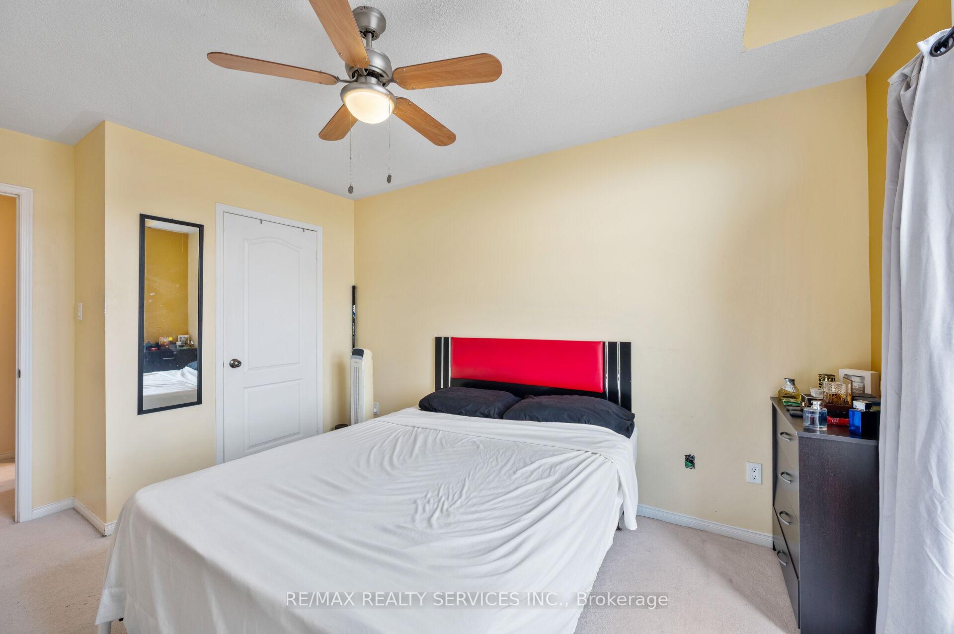 Photo 20 of 31 Rambling Oak Drive, Brampton, Fletcher's Meadow — HOMEH