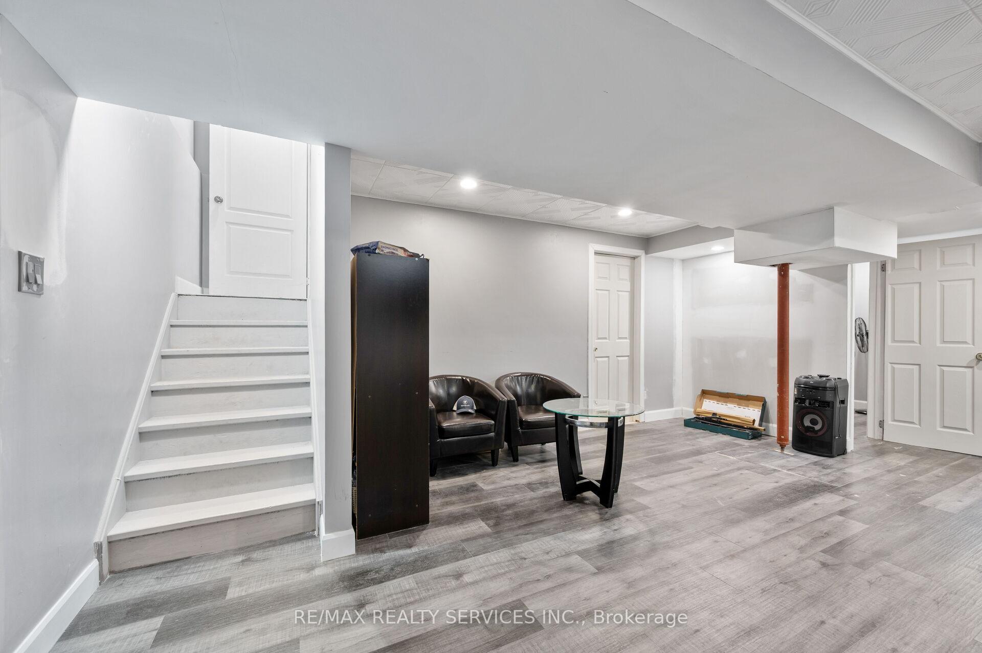 Photo 38 of 31 Rambling Oak Drive, Brampton, Fletcher's Meadow — HOMEH