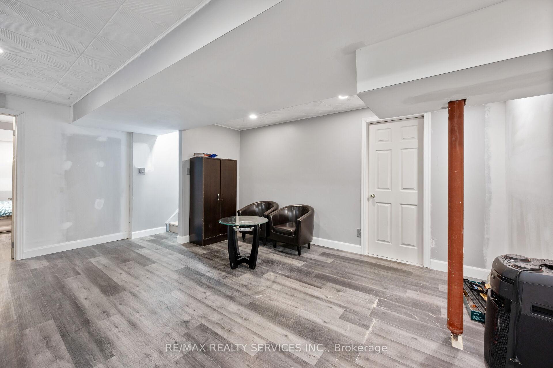 Photo 18 of 31 Rambling Oak Drive, Brampton, Fletcher's Meadow — HOMEH
