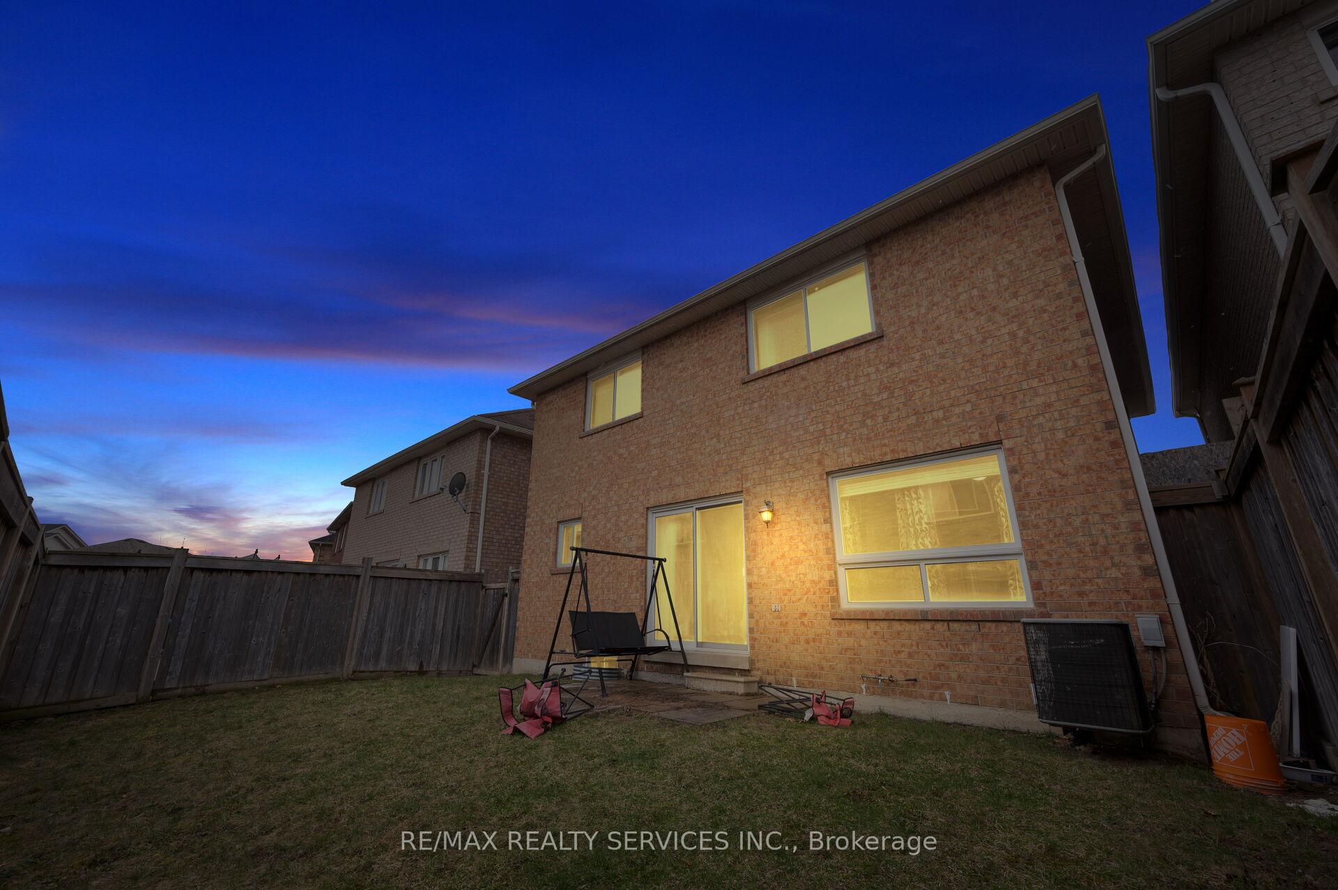 Photo 29 of 31 Rambling Oak Drive, Brampton, Fletcher's Meadow — HOMEH
