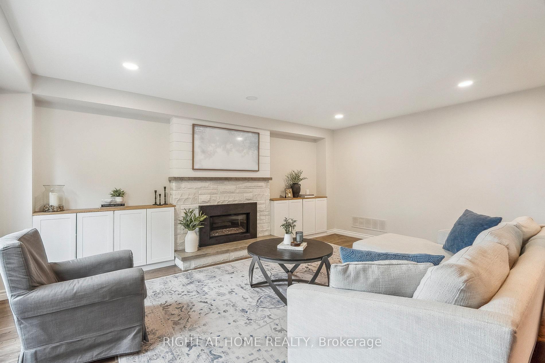 Photo 7 of 44 Citation Crescent, Hamilton, Meadowlands — HOMEH