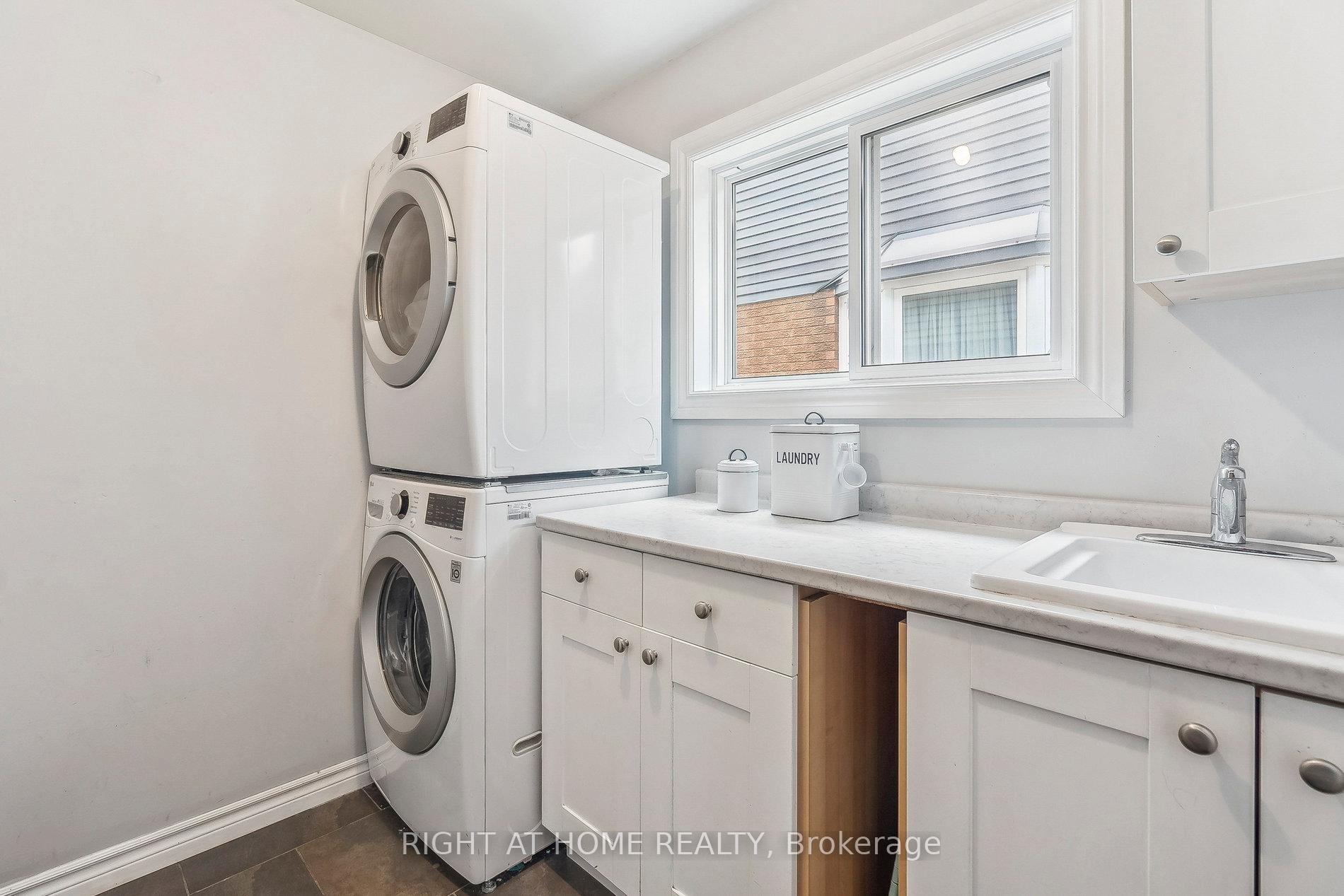 Photo 18 of 44 Citation Crescent, Hamilton, Meadowlands — HOMEH