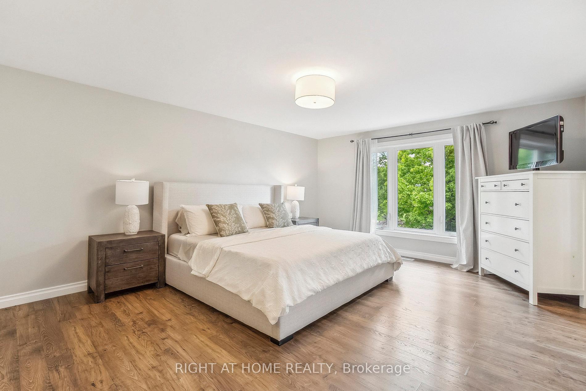 Photo 19 of 44 Citation Crescent, Hamilton, Meadowlands — HOMEH