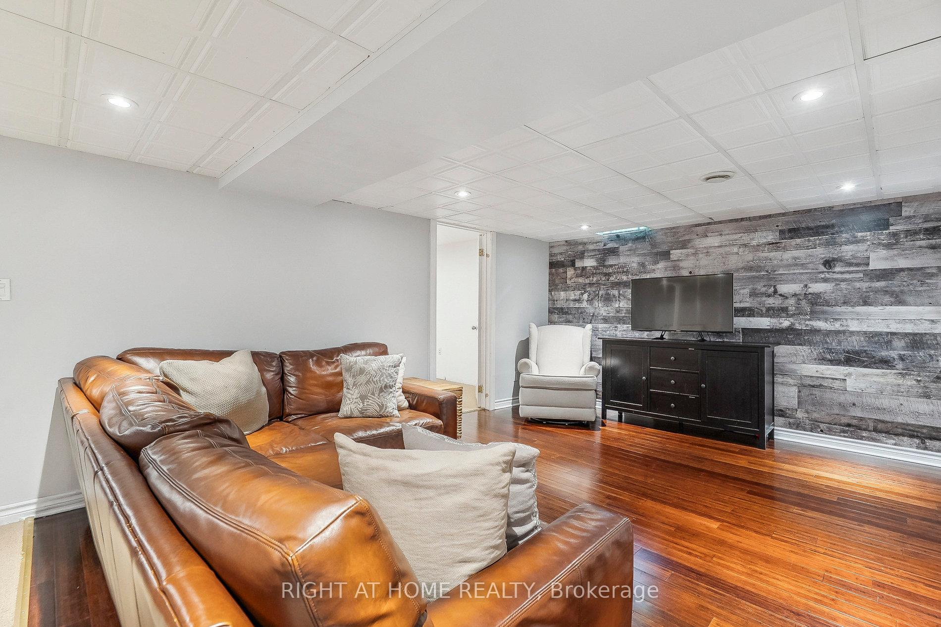 Photo 32 of 44 Citation Crescent, Hamilton, Meadowlands — HOMEH