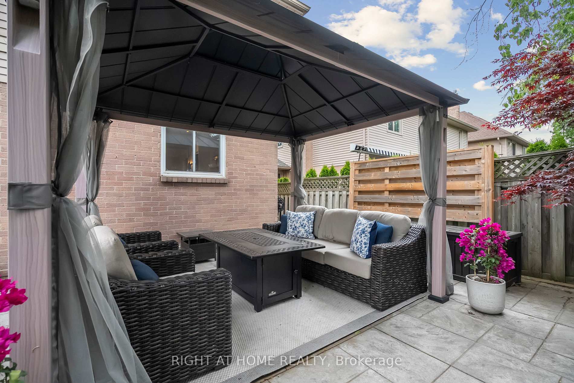 Photo 37 of 44 Citation Crescent, Hamilton, Meadowlands — HOMEH