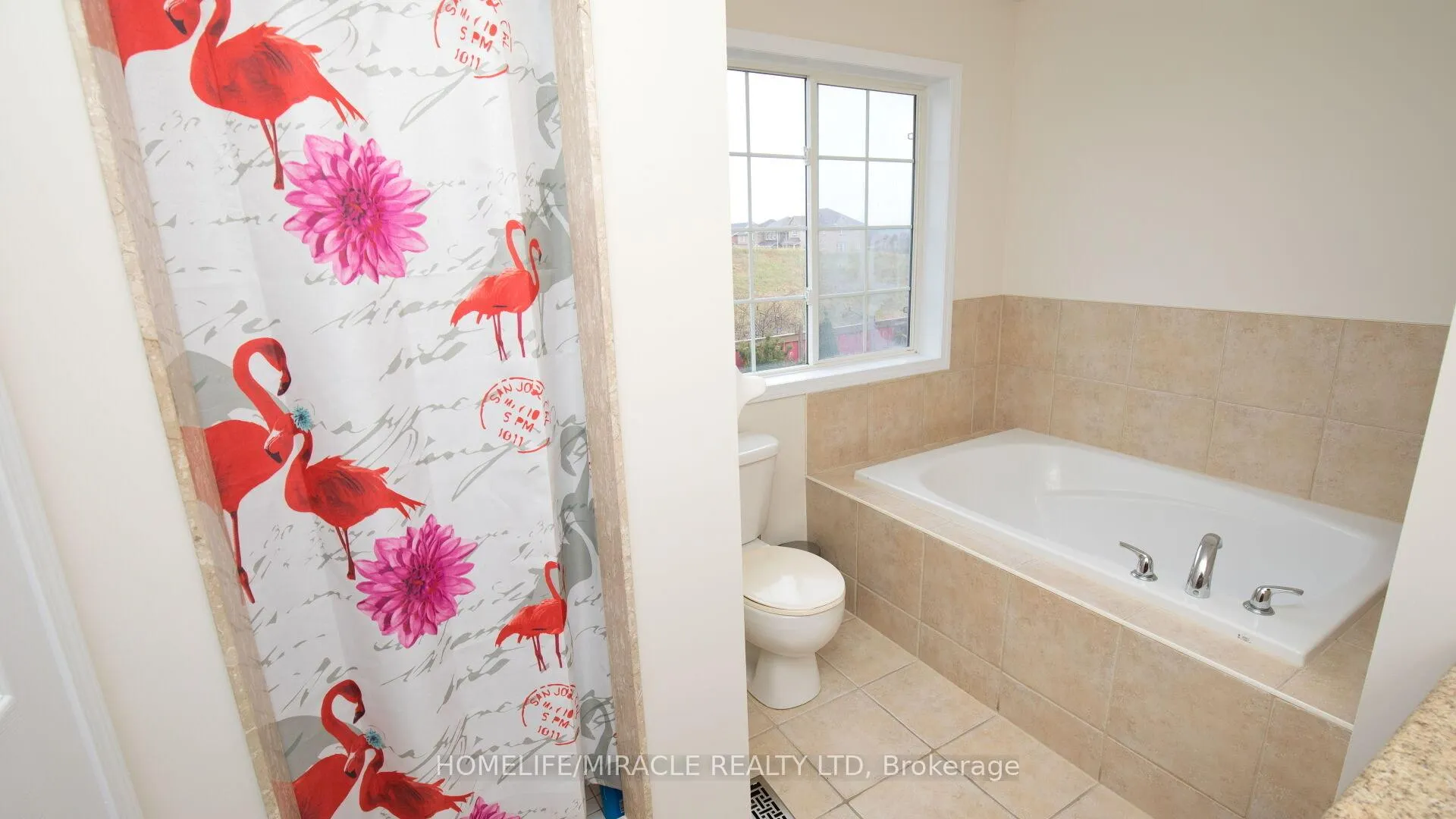 Photo 11 of 118 Owlridge Drive, Brampton, Credit Valley — HOMEH