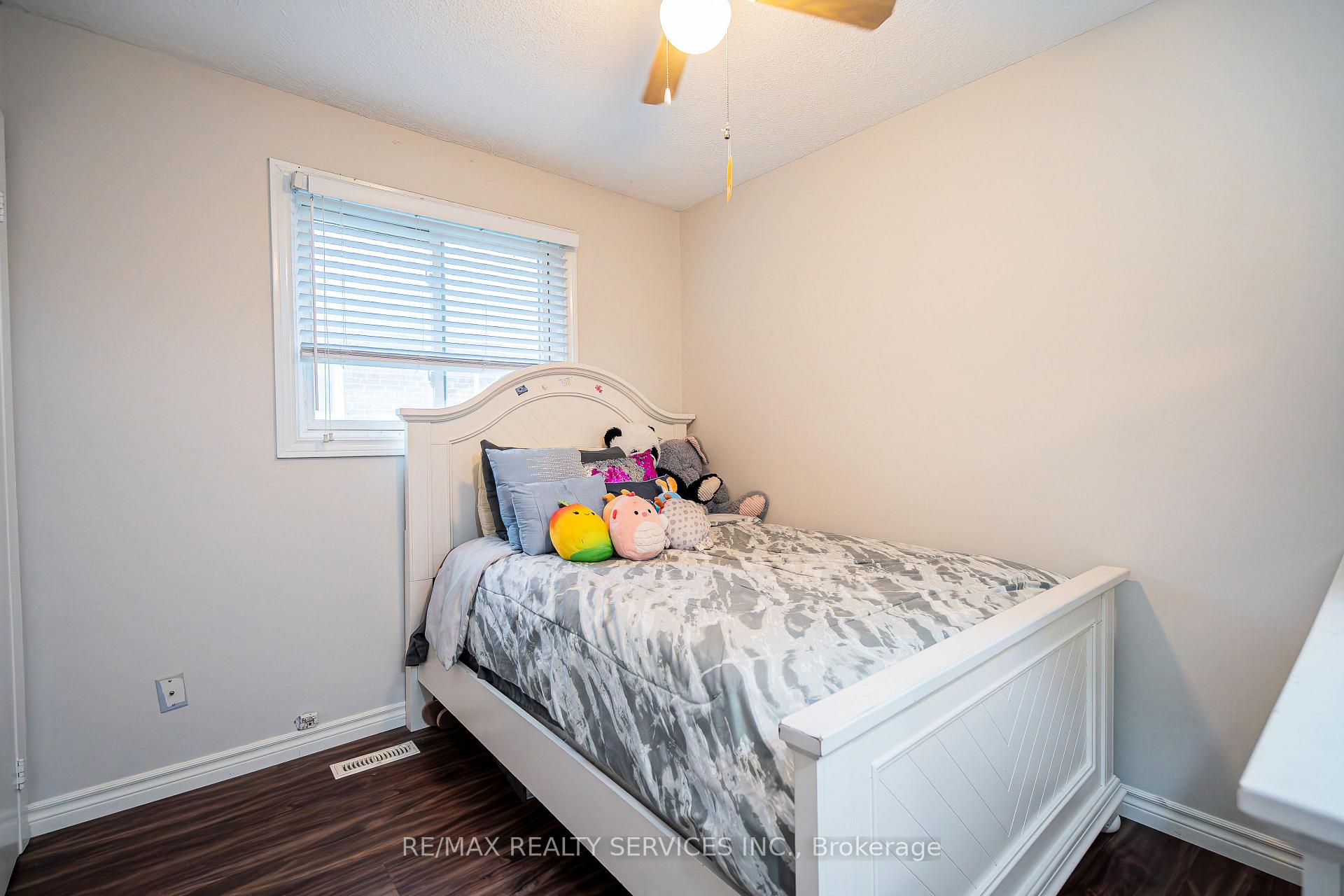 Photo 13 of 41 Mallard Crescent, Brampton, Central Park — HOMEH