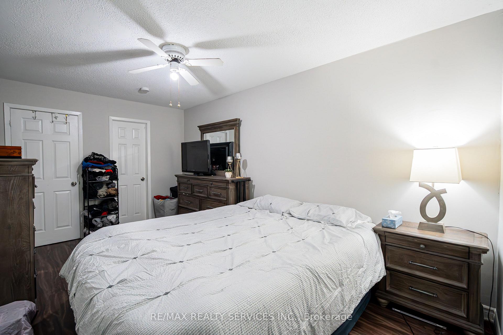 Photo 15 of 41 Mallard Crescent, Brampton, Central Park — HOMEH