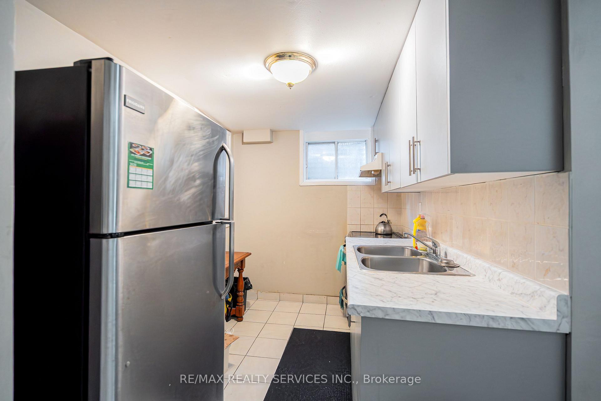 Photo 21 of 41 Mallard Crescent, Brampton, Central Park — HOMEH