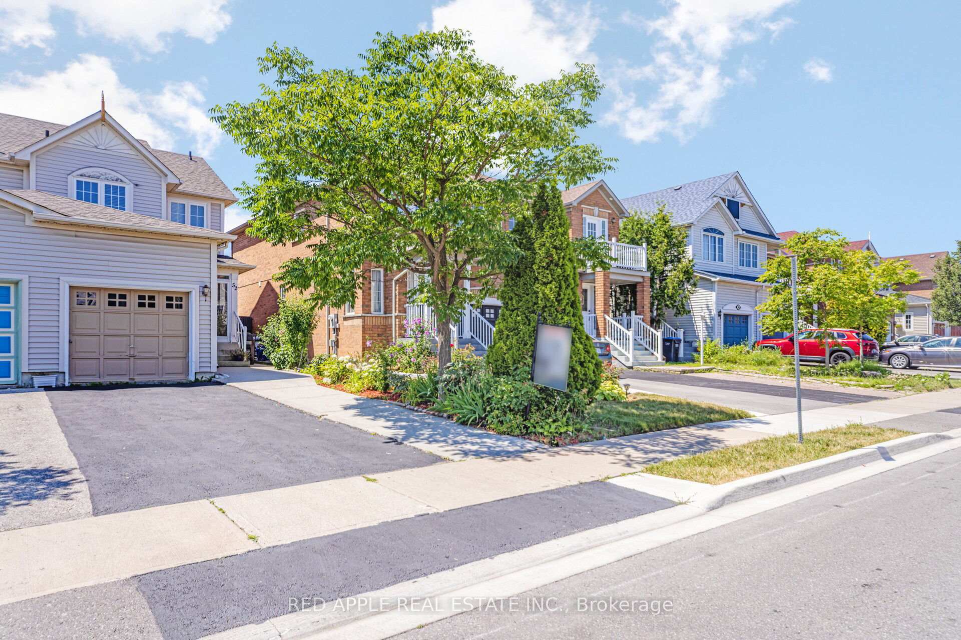Photo 2 of 52 Tiller Trail, Brampton, Fletcher's Creek Village — HOMEH