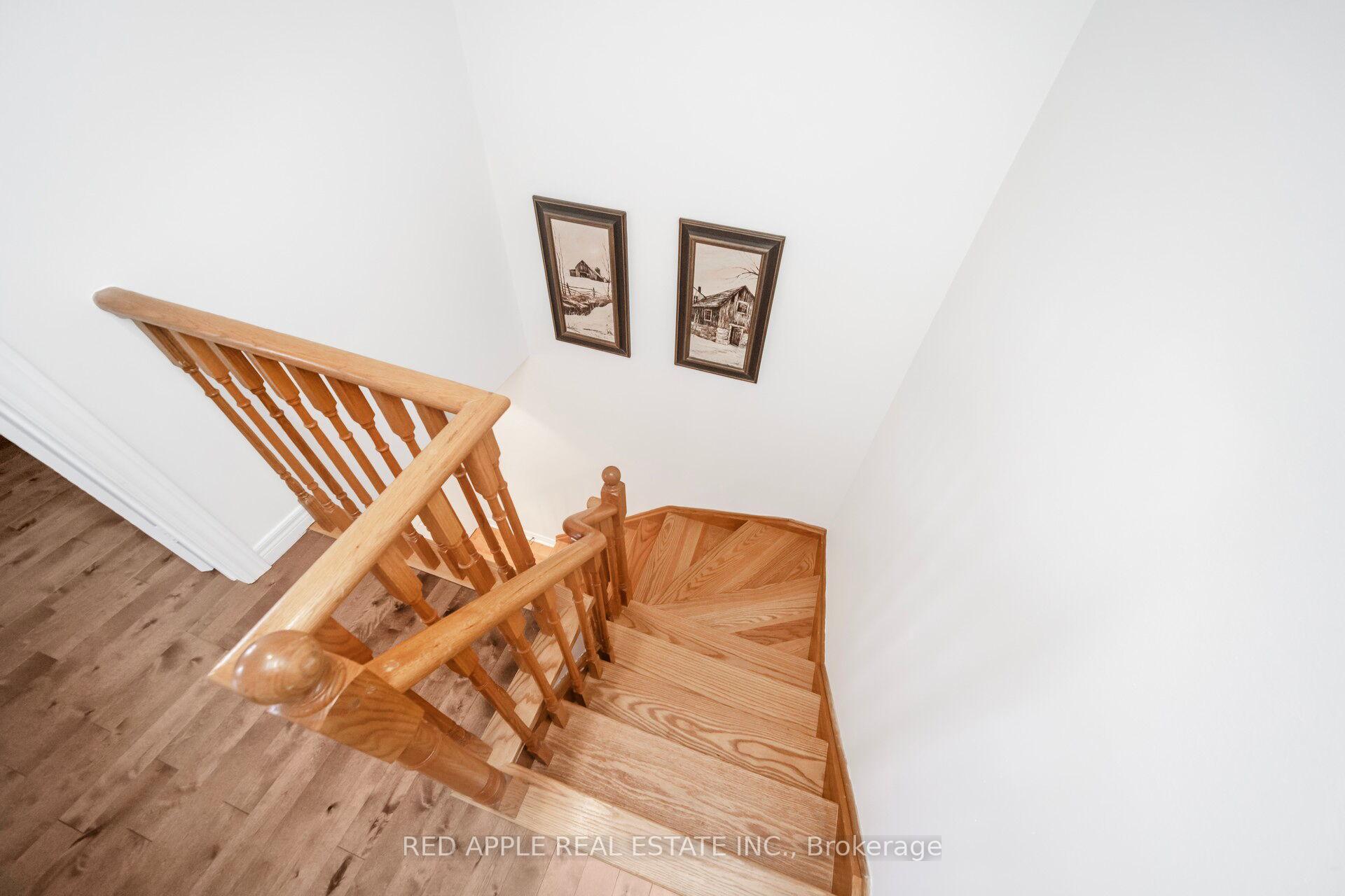 Photo 17 of 52 Tiller Trail, Brampton, Fletcher's Creek Village — HOMEH
