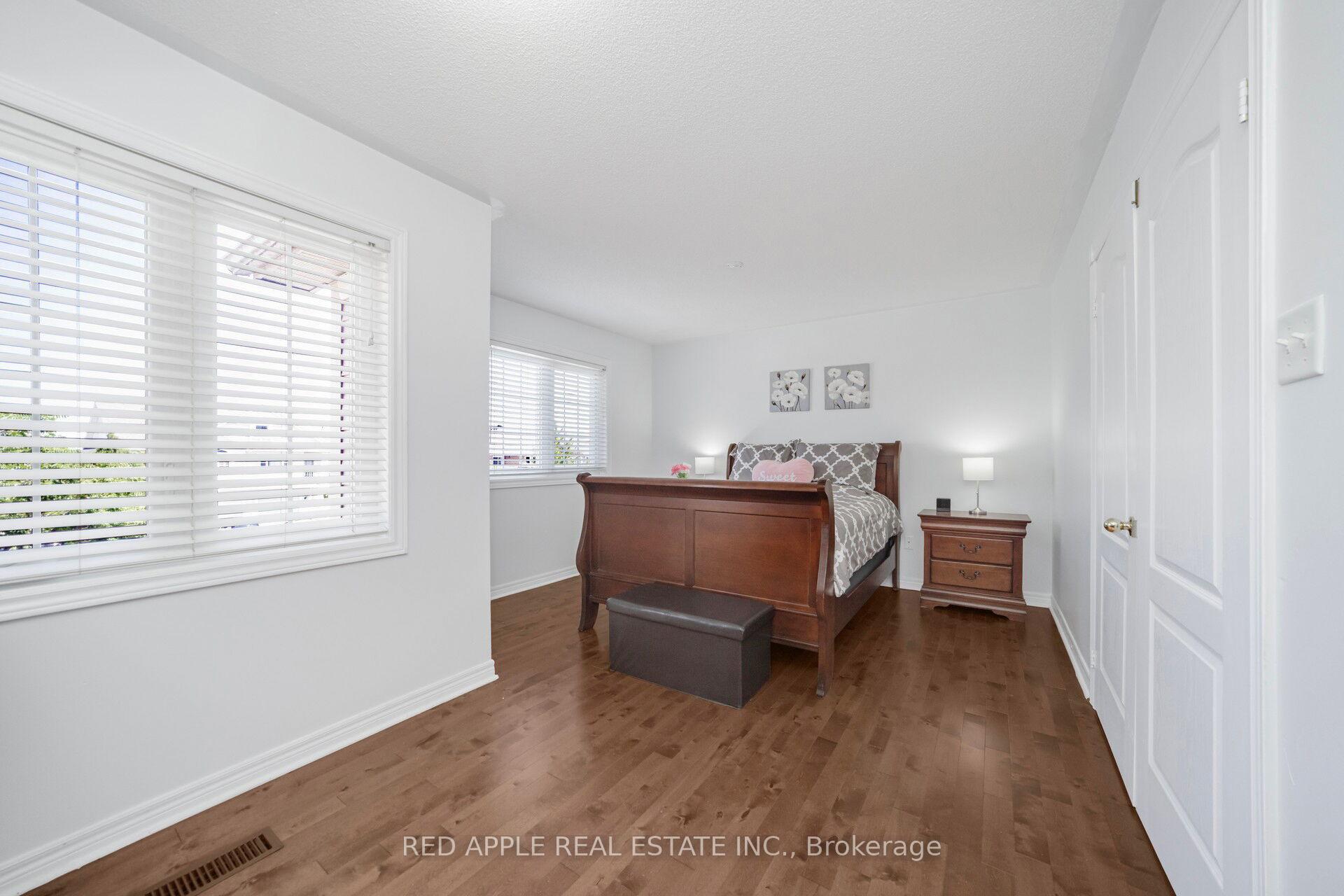Photo 19 of 52 Tiller Trail, Brampton, Fletcher's Creek Village — HOMEH